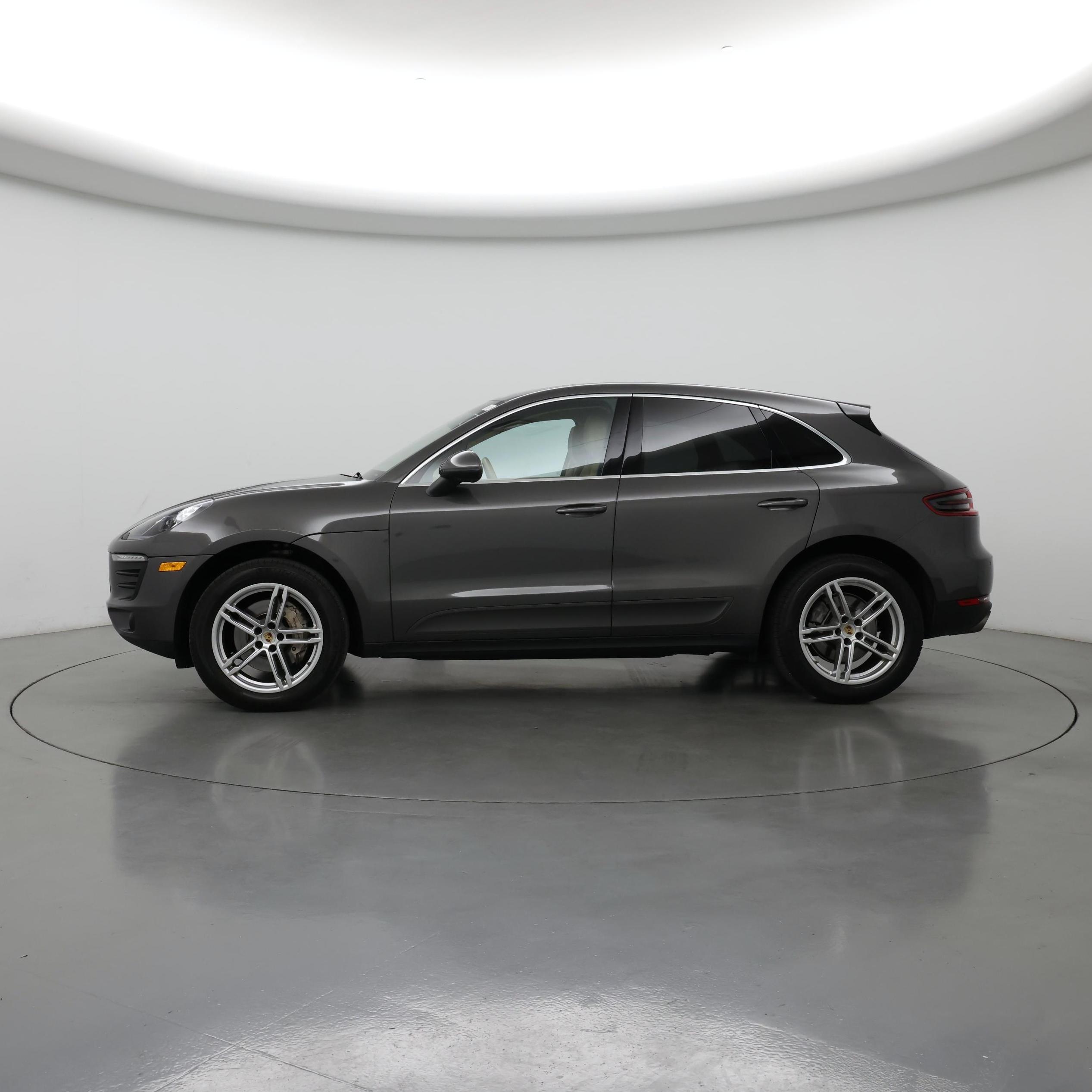Thumbnail: 2016 Porsche Macan - 3