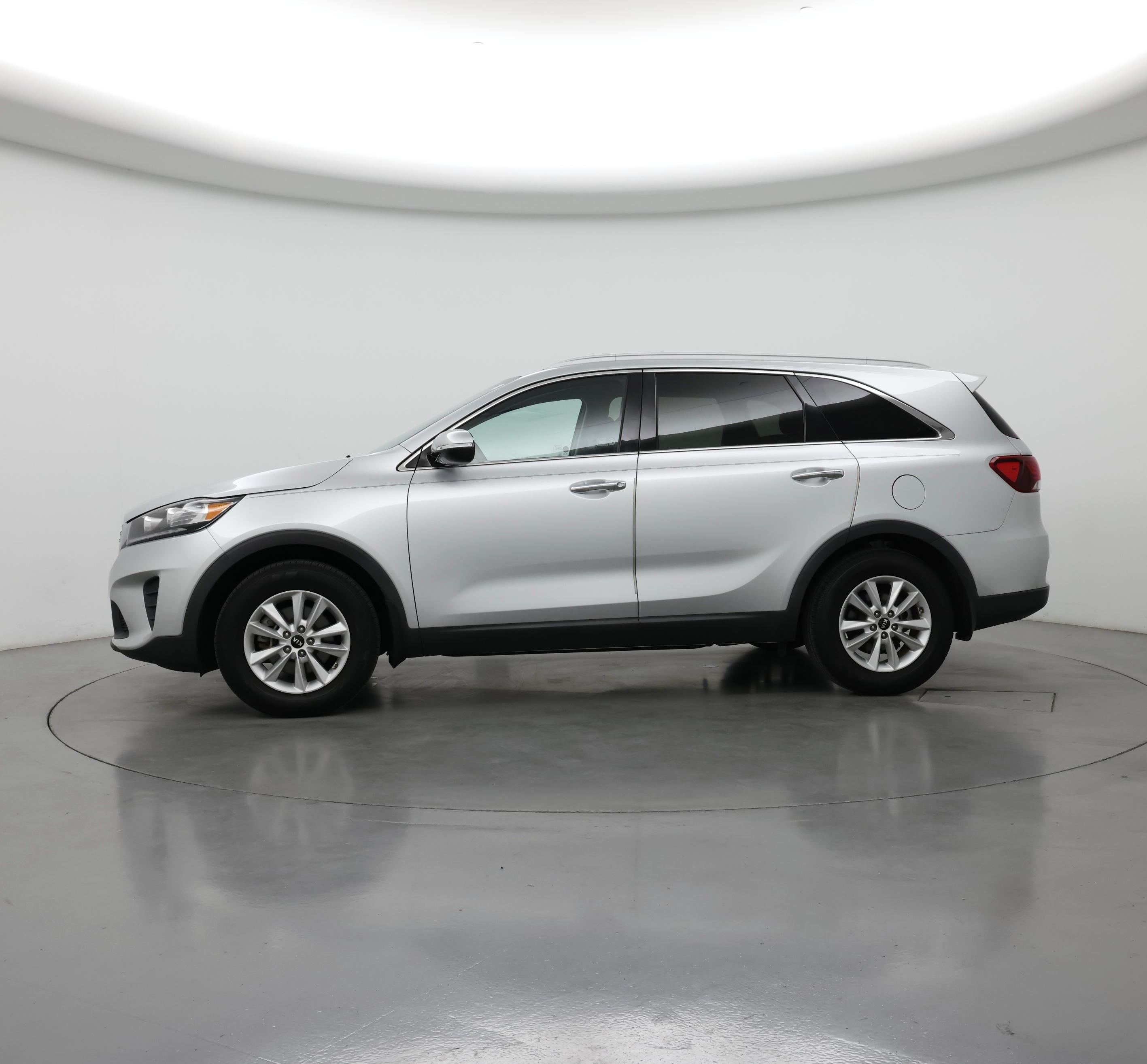 Thumbnail: 2019 Kia Sorento - 3
