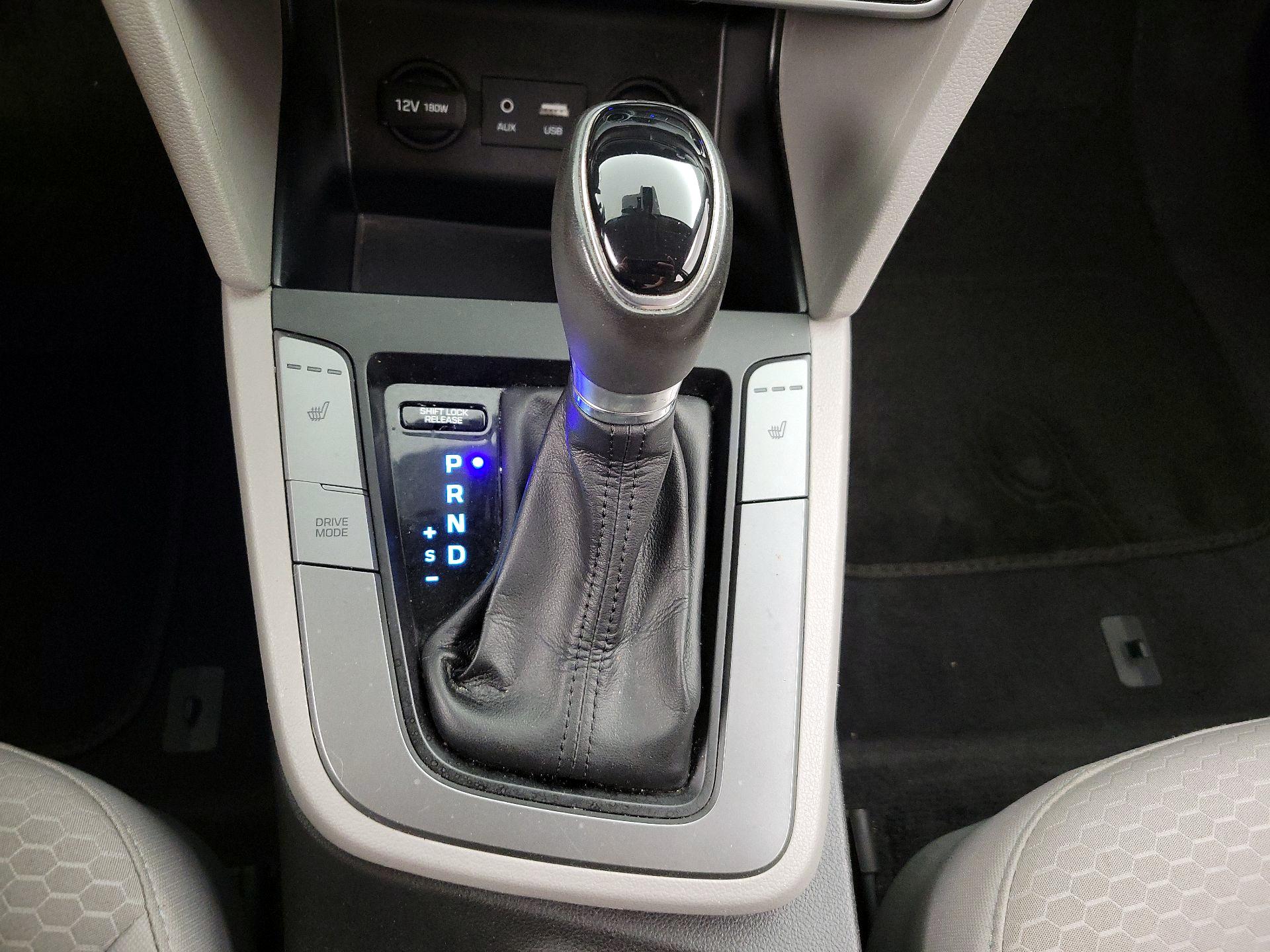 Thumbnail: 2020 Hyundai Elantra - 17