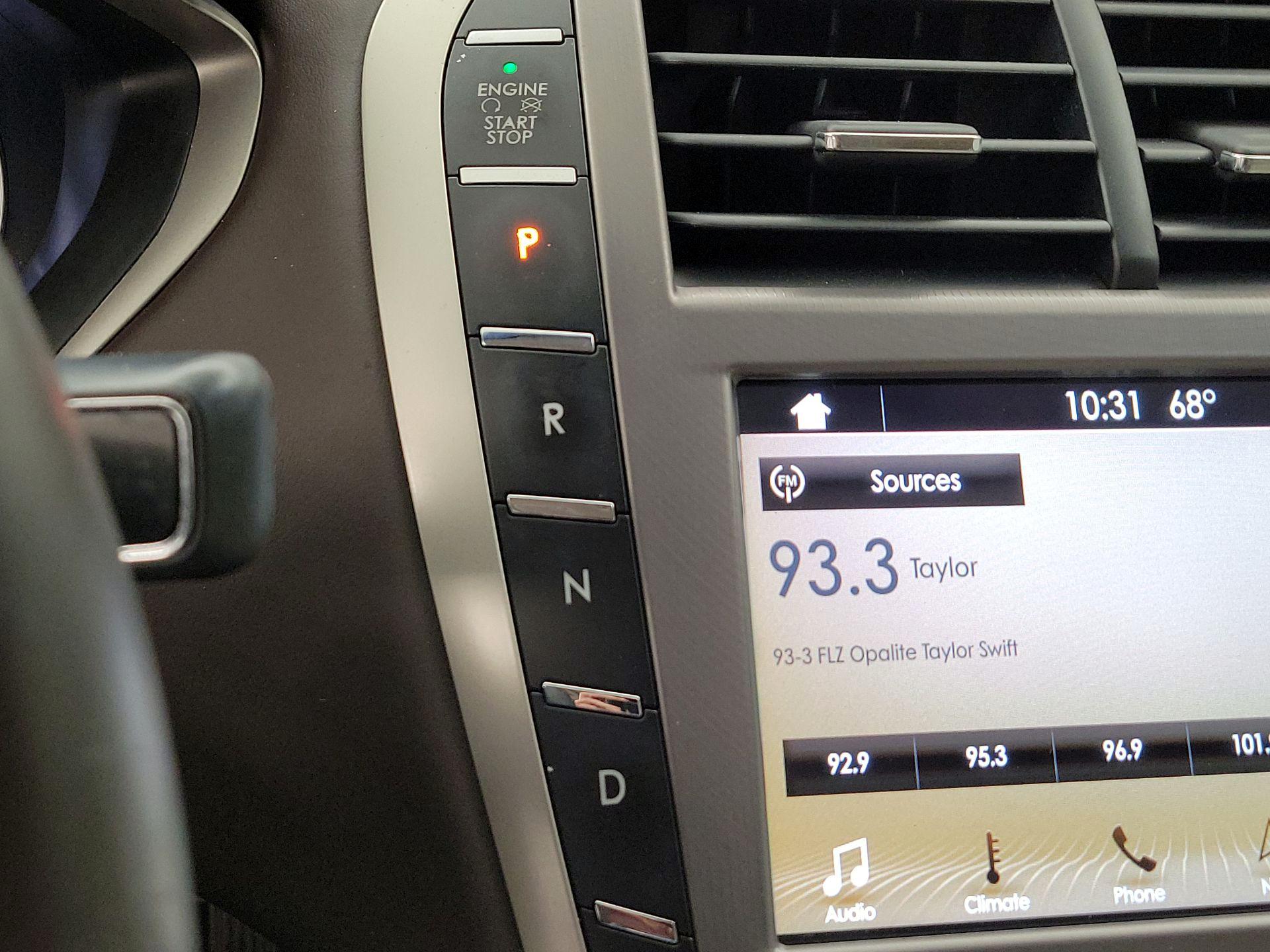 Thumbnail: 2017 Lincoln MKZ - 18