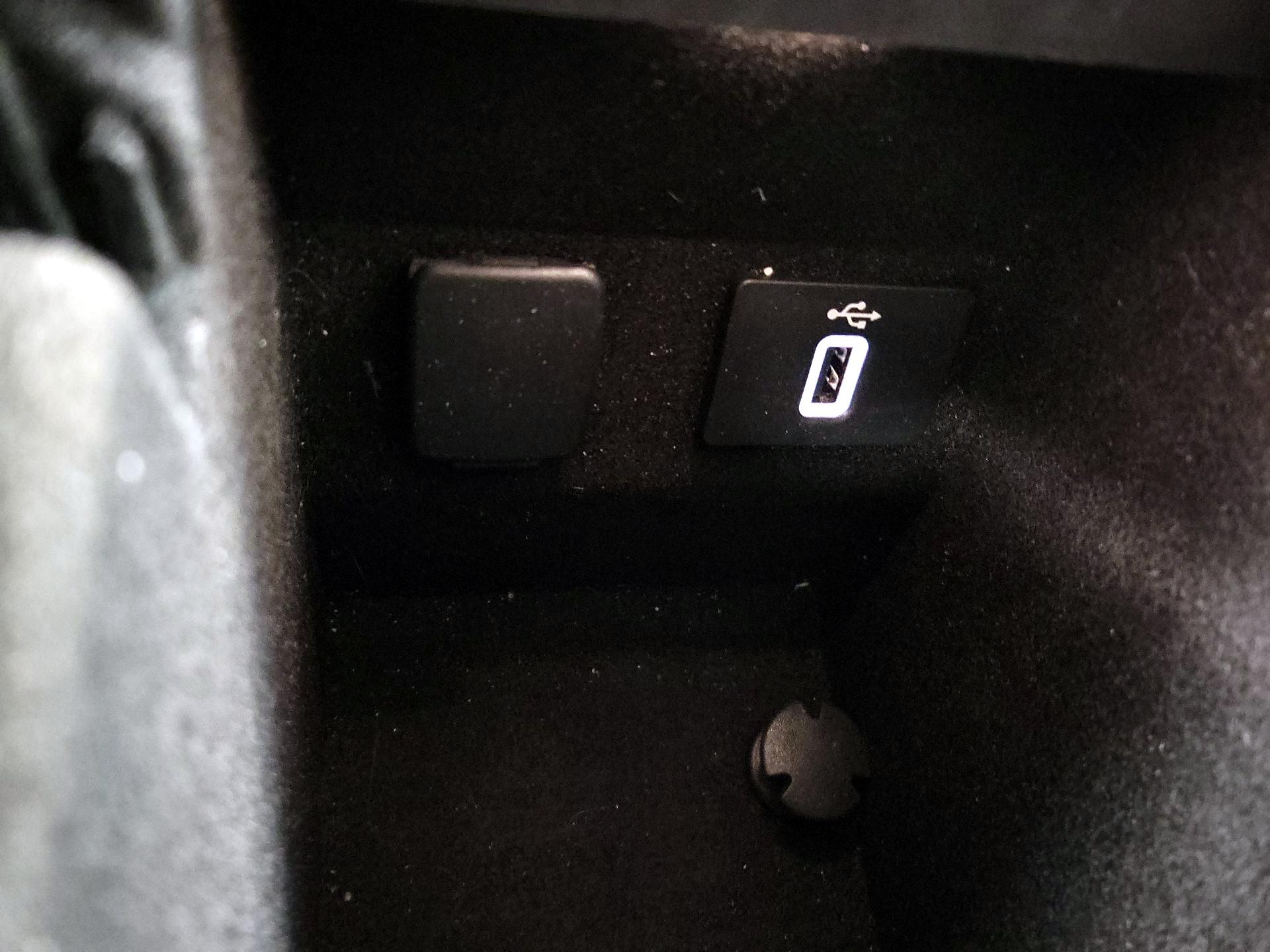 Thumbnail: 2017 Lincoln MKZ - 19