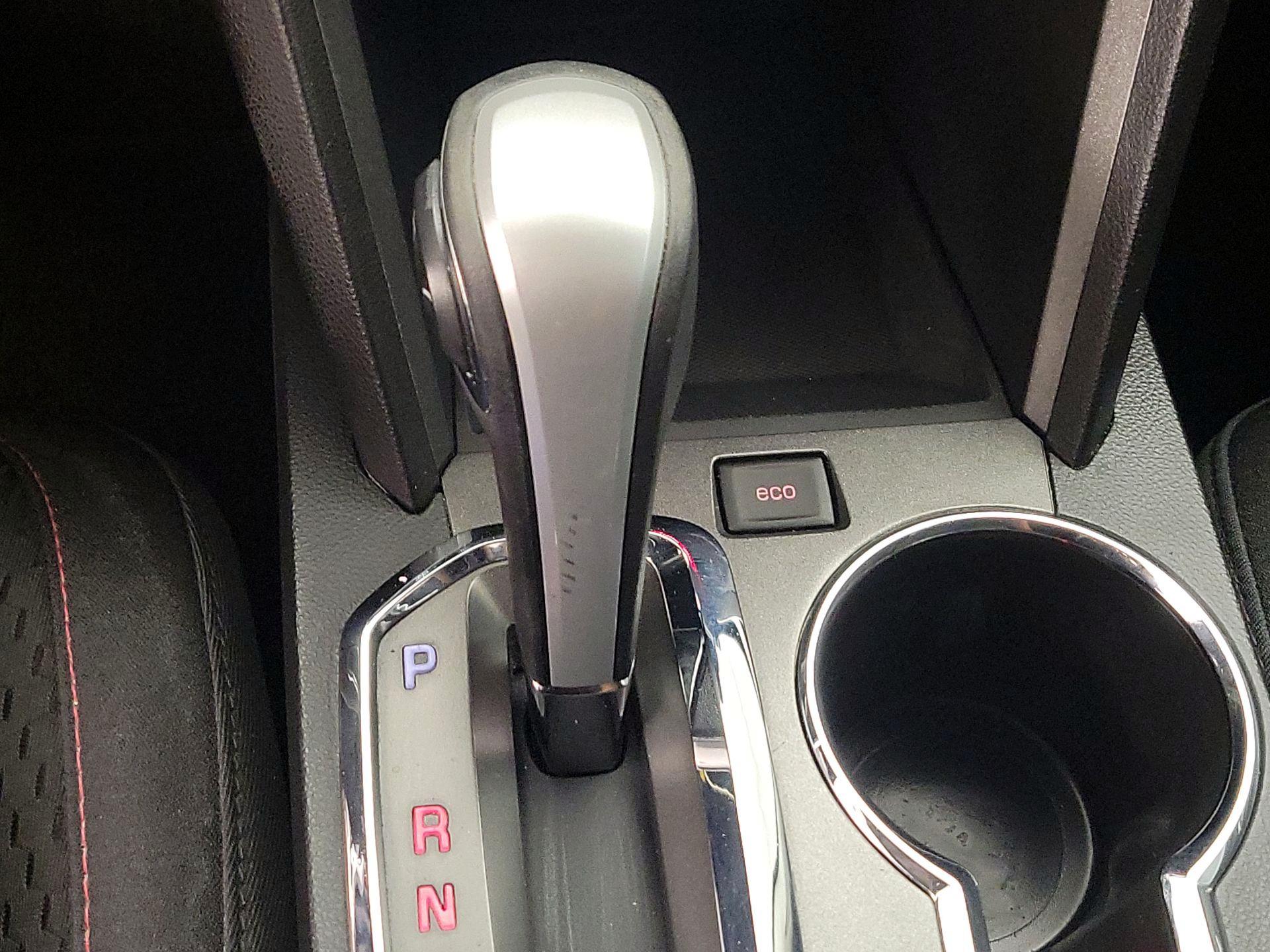 Thumbnail: 2015 GMC Terrain - 16