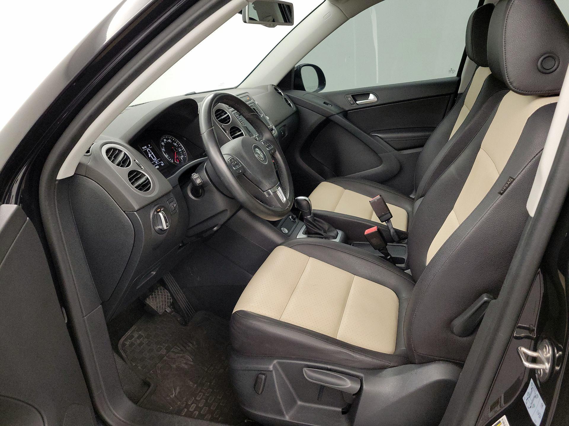 Thumbnail: 2017 Volkswagen Tiguan - 11