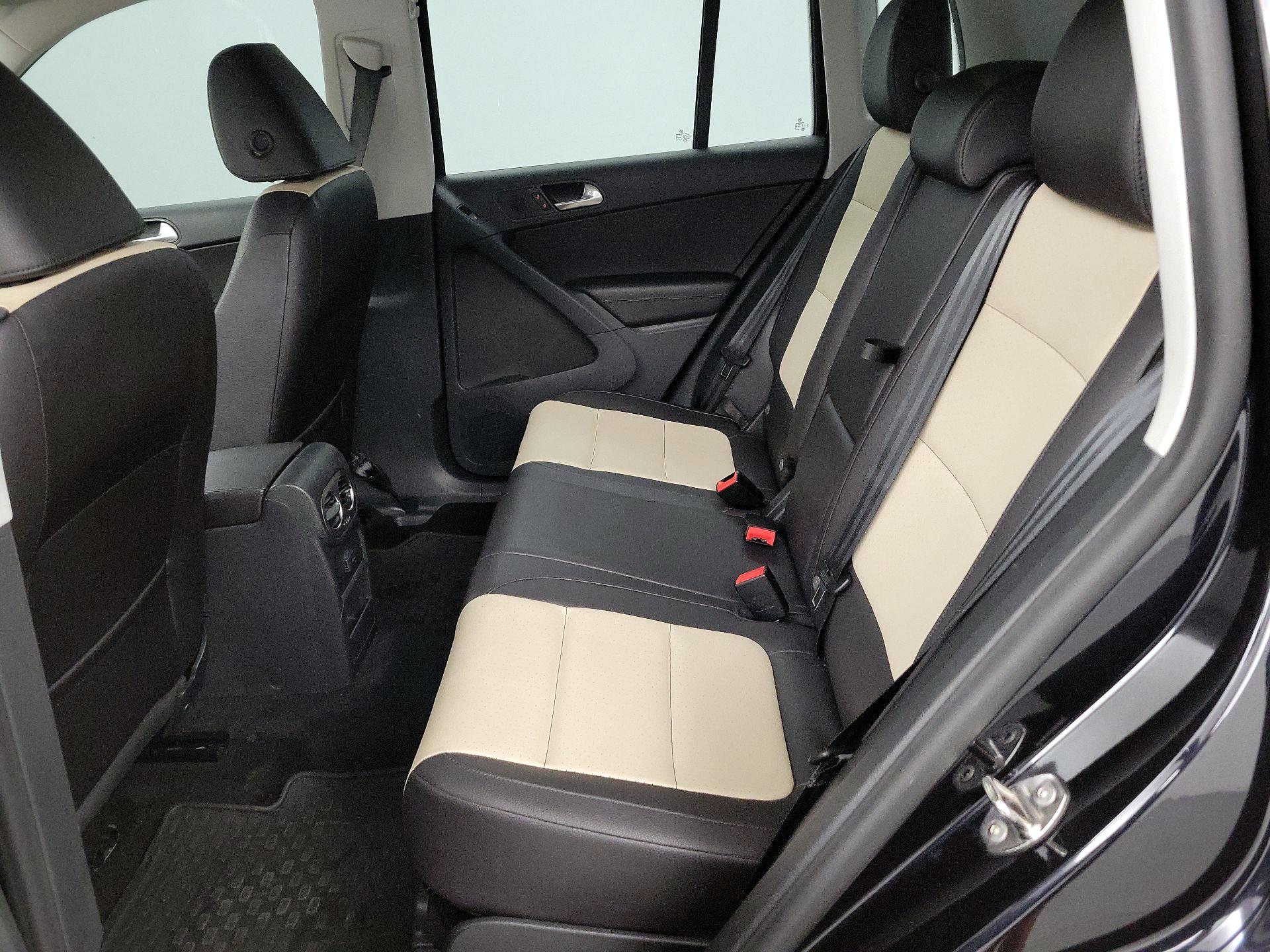 Thumbnail: 2017 Volkswagen Tiguan - 19