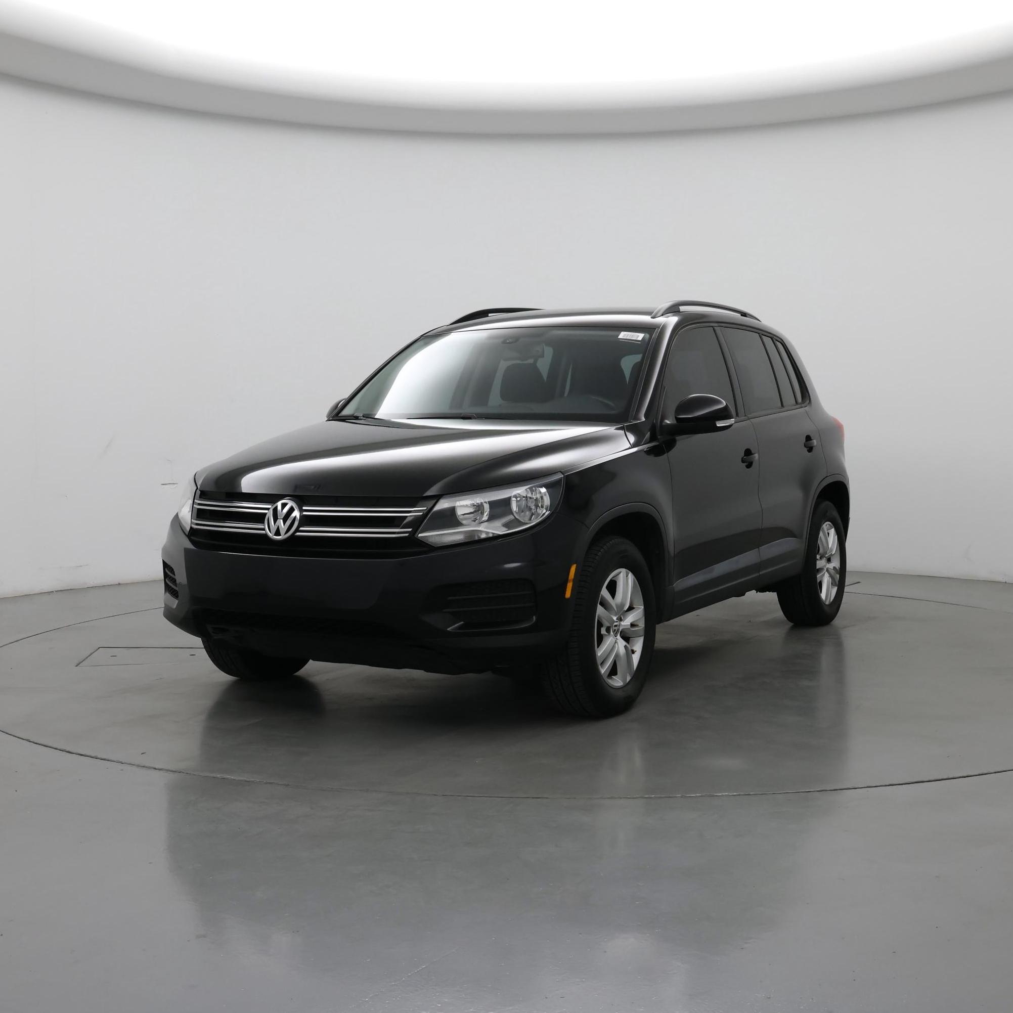 Thumbnail: 2017 Volkswagen Tiguan - 4