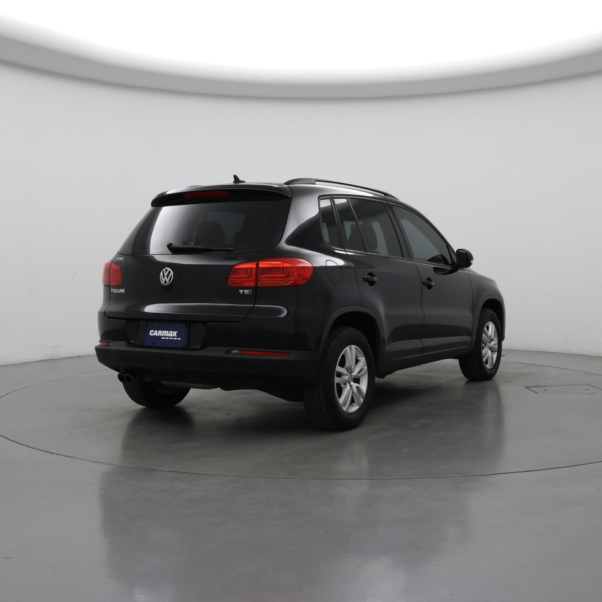 Thumbnail: 2017 Volkswagen Tiguan - 8