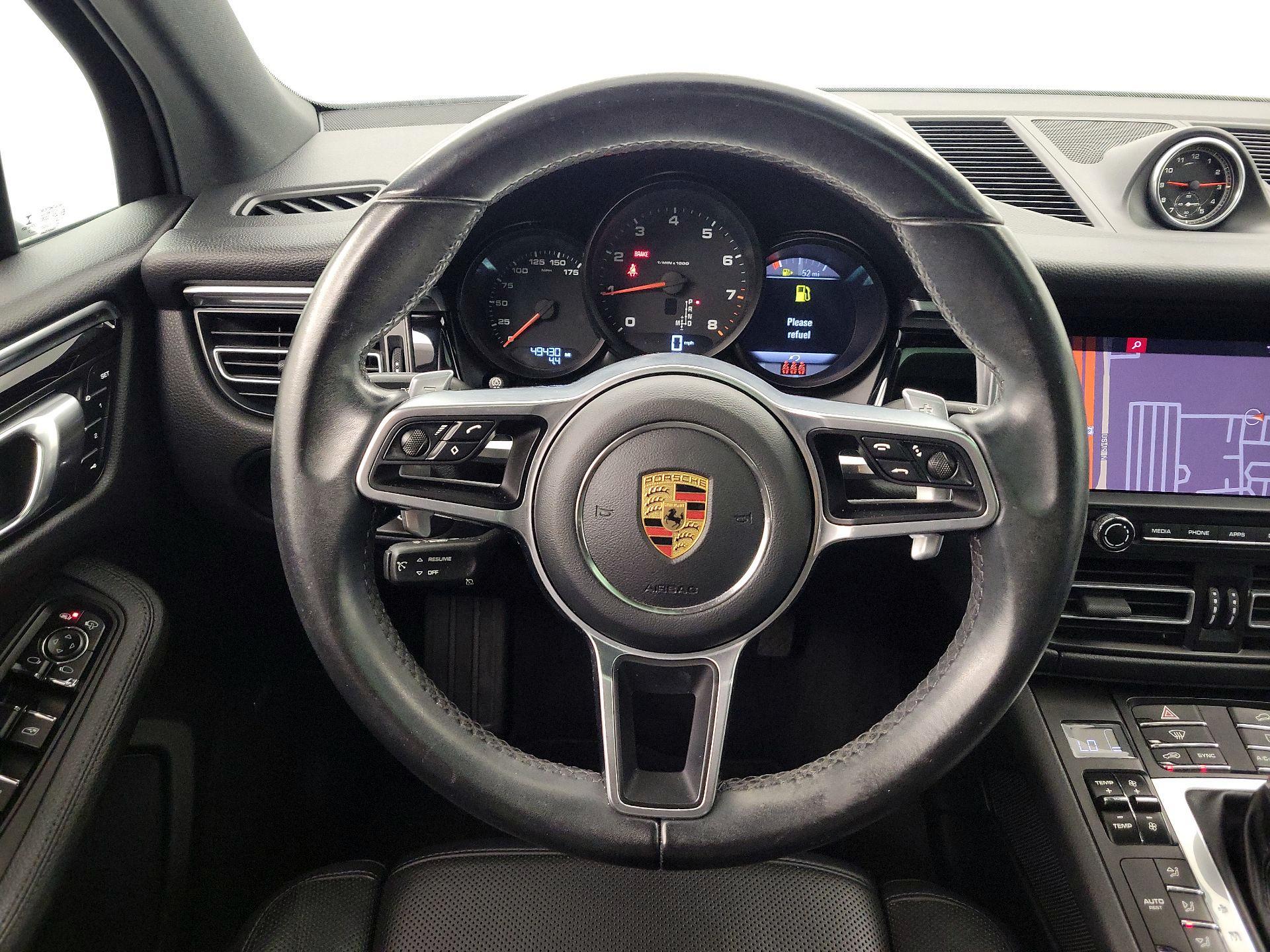 Thumbnail: 2021 Porsche Macan - 10