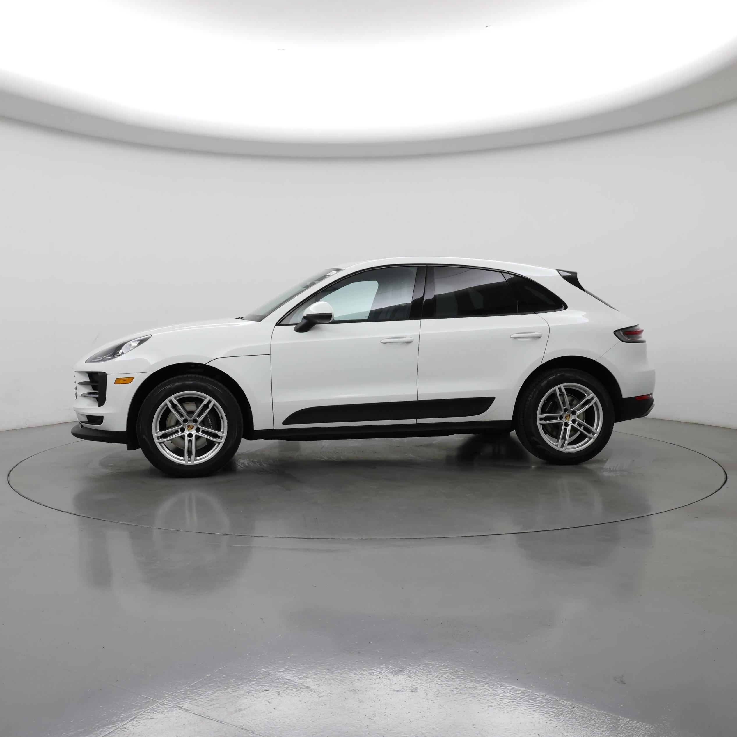 Thumbnail: 2021 Porsche Macan - 3