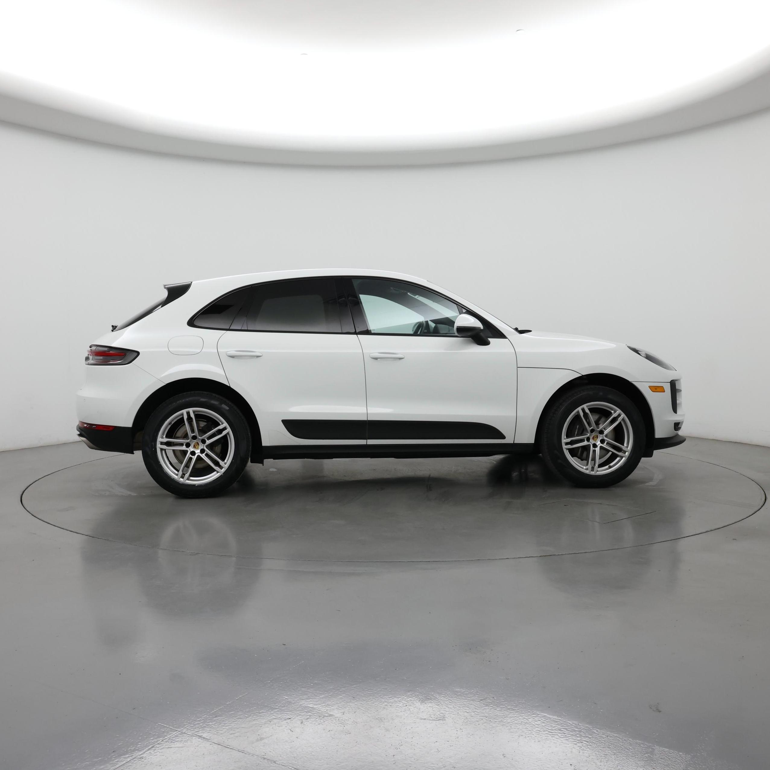 Thumbnail: 2021 Porsche Macan - 7