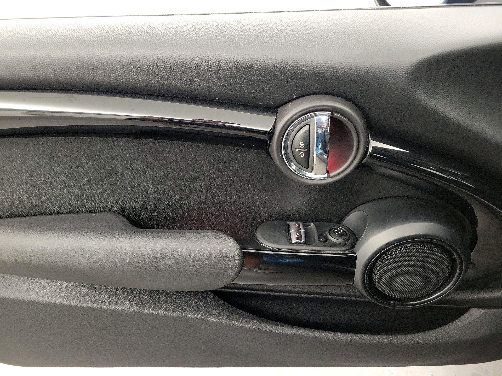 Thumbnail: 2019 MINI Cooper Hardtop - 12