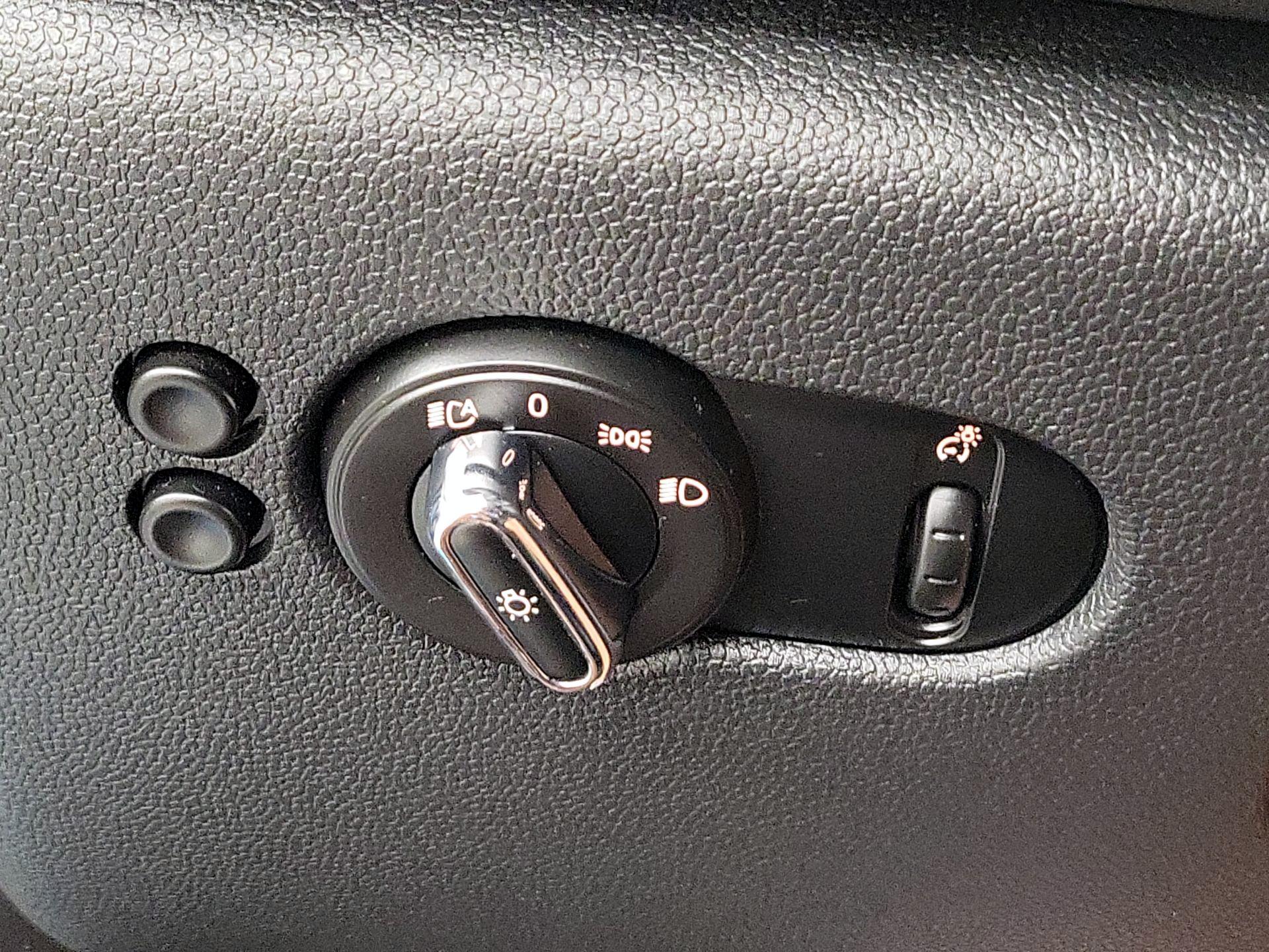 Thumbnail: 2019 MINI Cooper Hardtop - 13