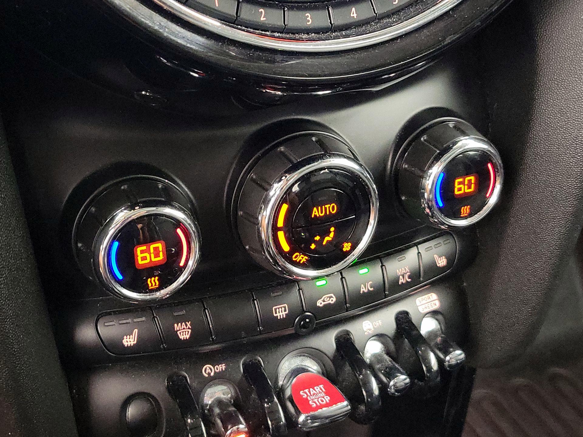 Thumbnail: 2019 MINI Cooper Hardtop - 16