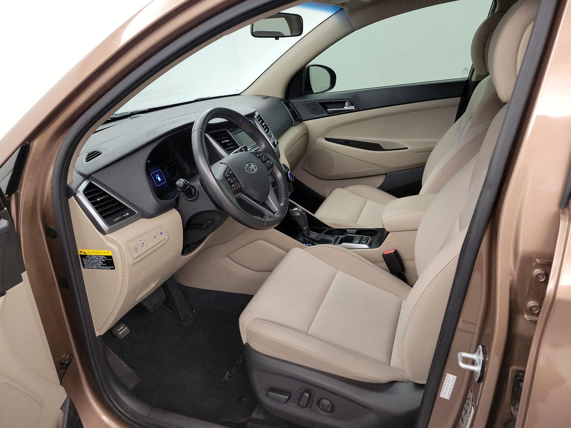 Thumbnail: 2016 Hyundai Tucson - 11