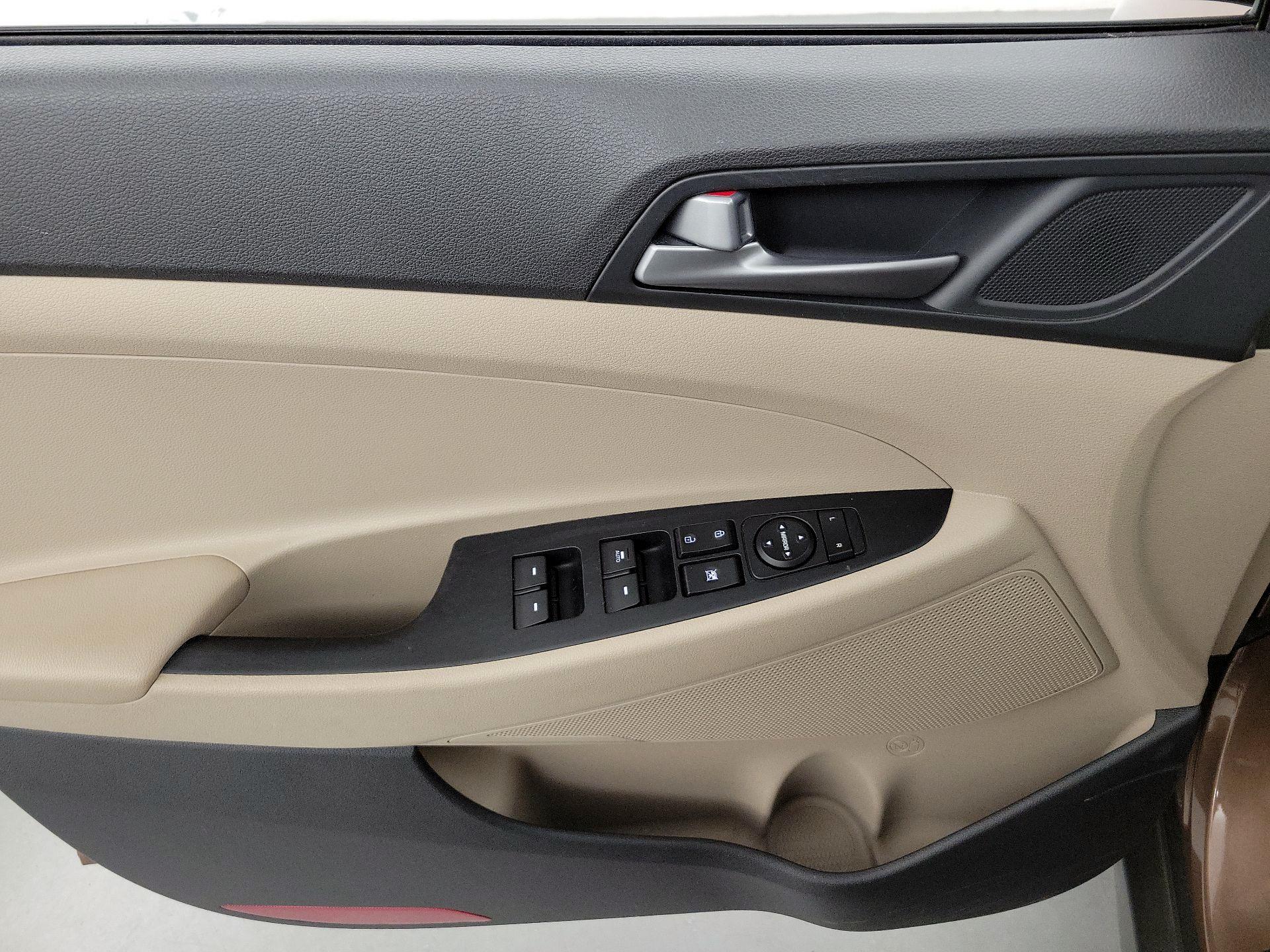 Thumbnail: 2016 Hyundai Tucson - 12