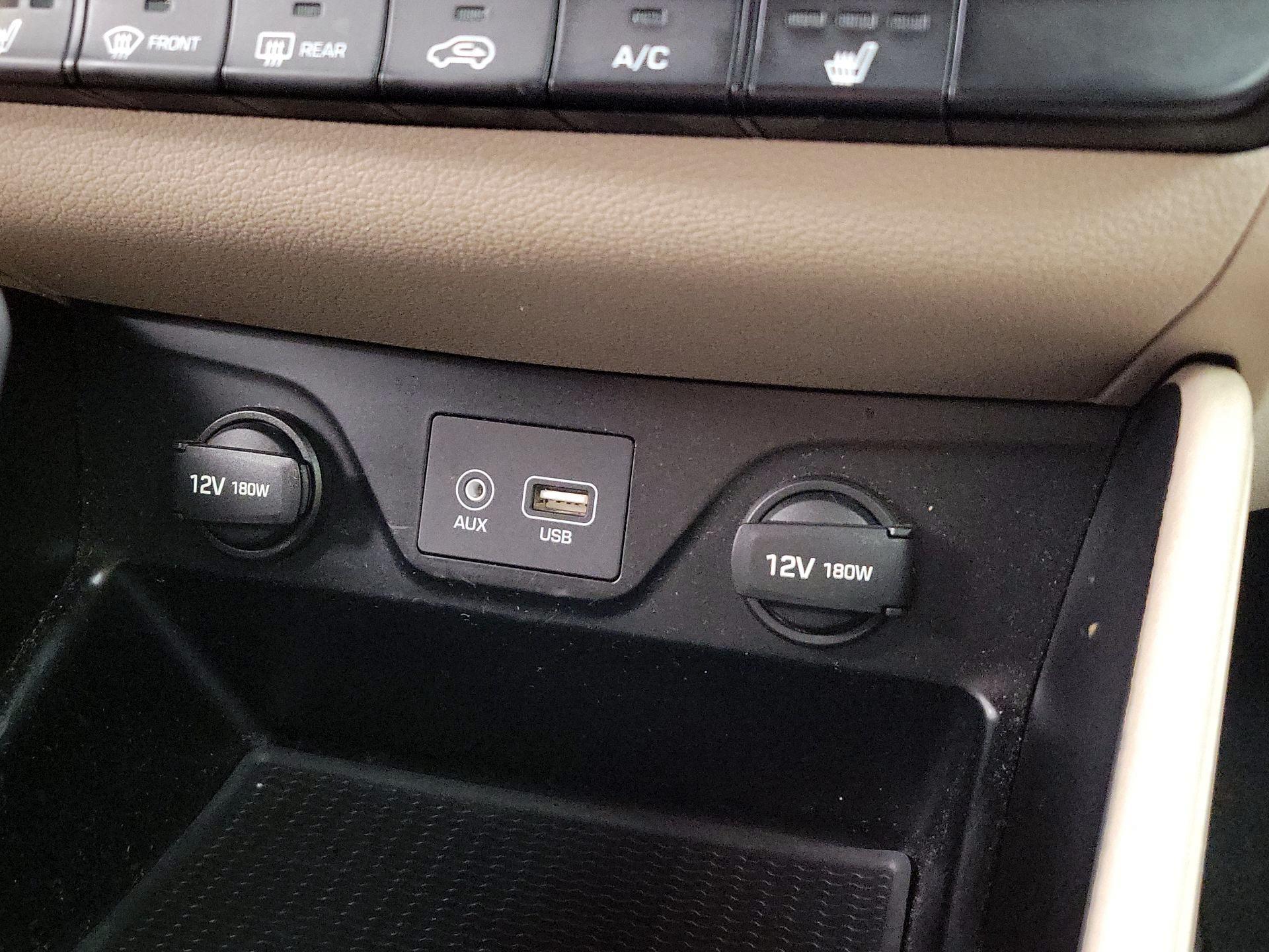 Thumbnail: 2016 Hyundai Tucson - 18