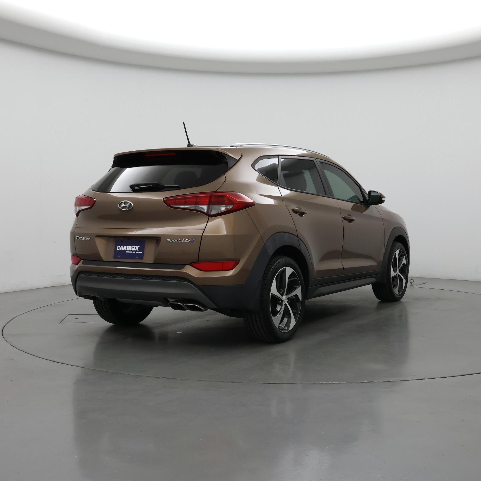Thumbnail: 2016 Hyundai Tucson - 8
