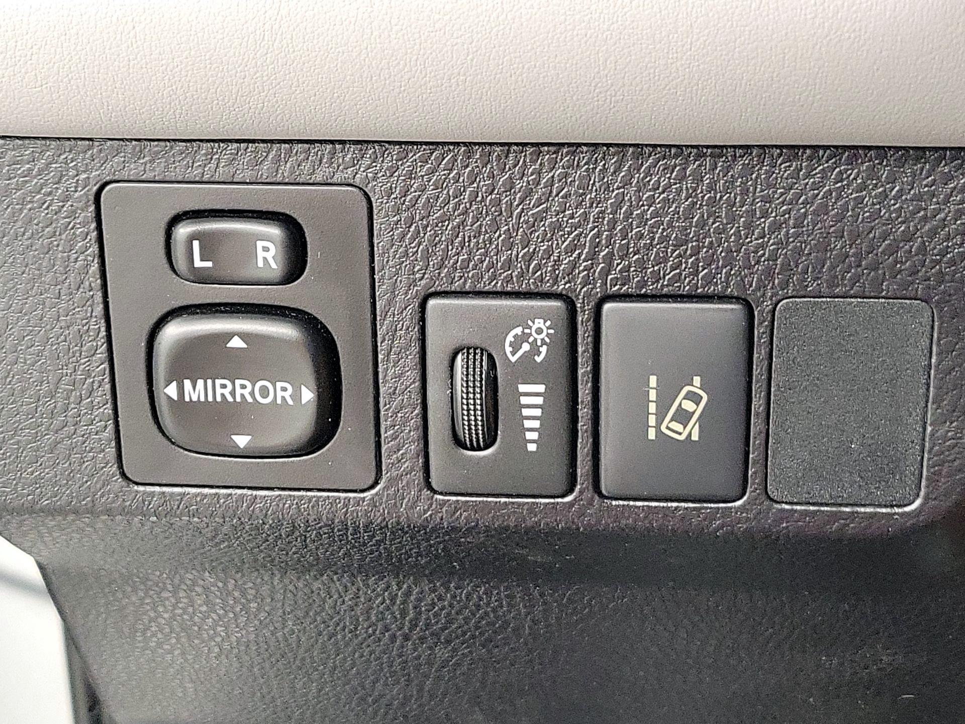 Thumbnail: 2018 Toyota RAV4 - 13