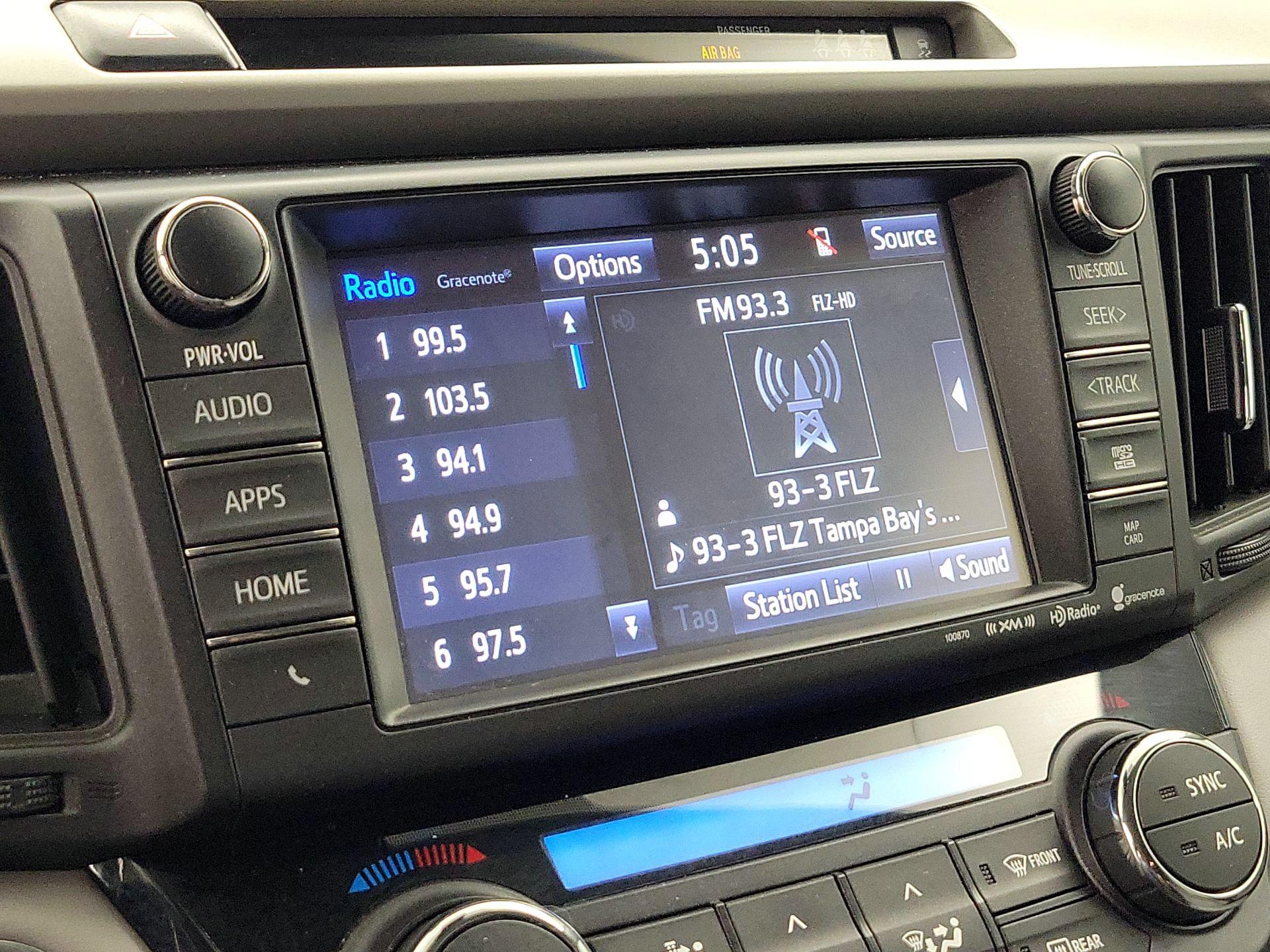 Thumbnail: 2018 Toyota RAV4 - 15