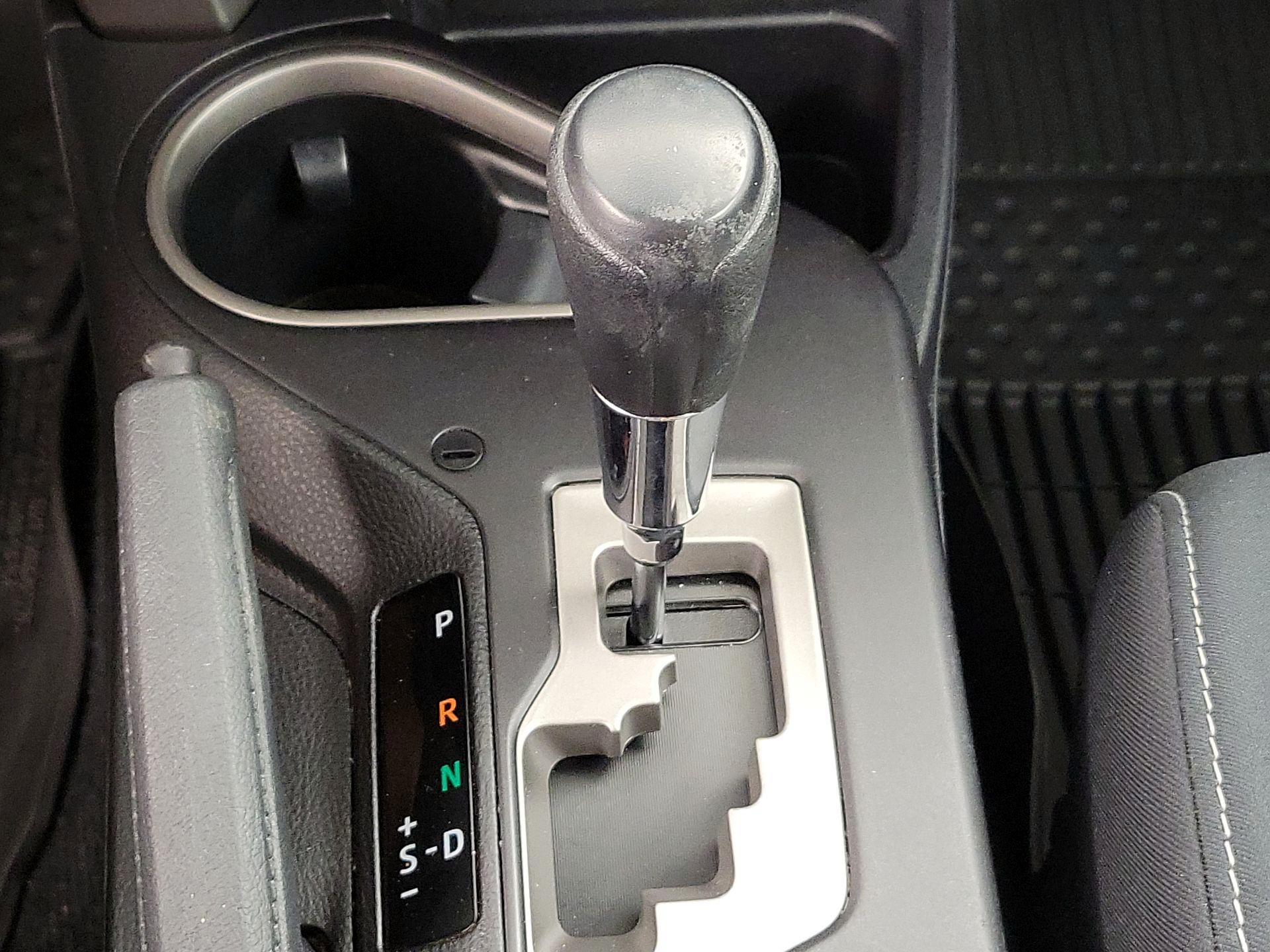 Thumbnail: 2018 Toyota RAV4 - 17