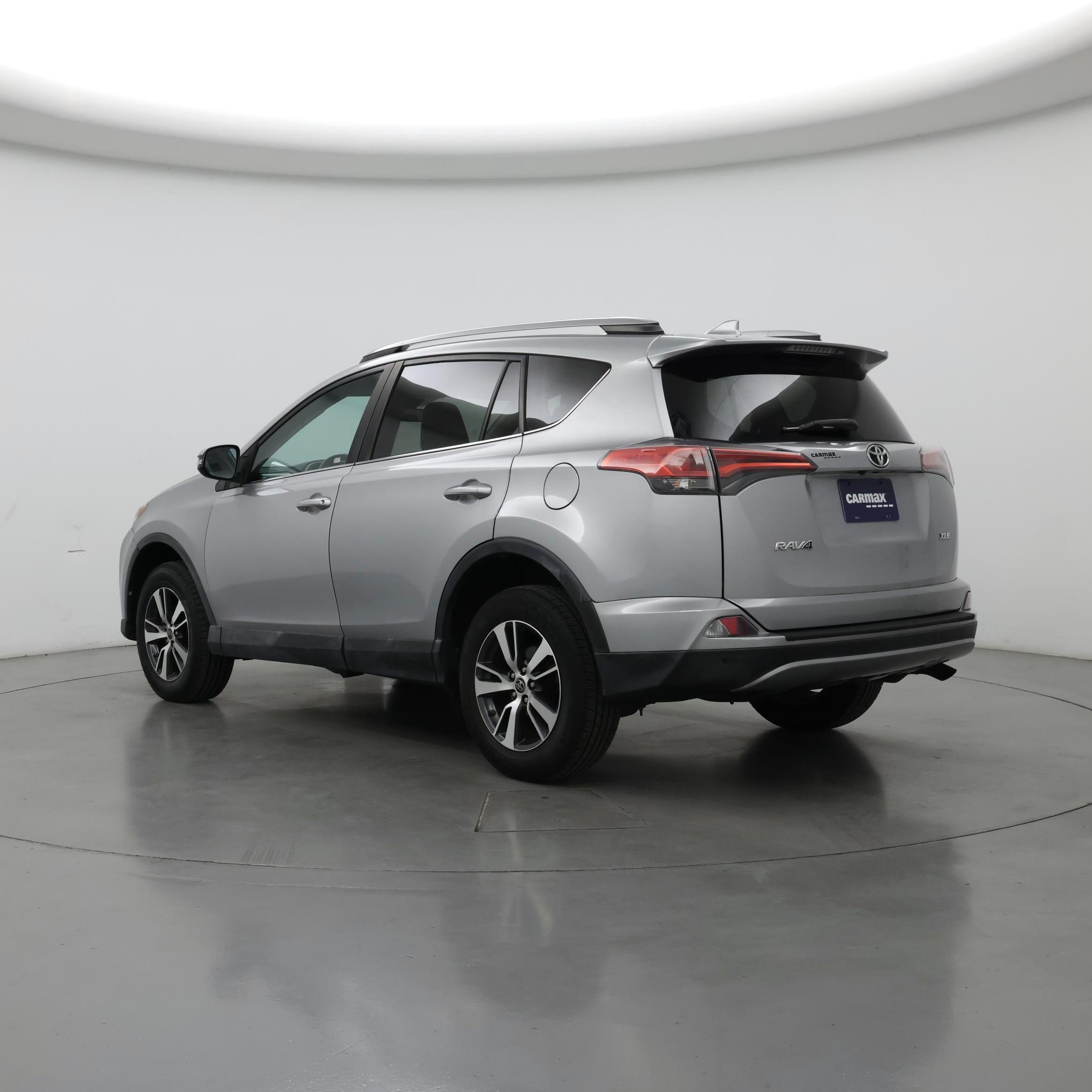 Thumbnail: 2018 Toyota RAV4 - 2