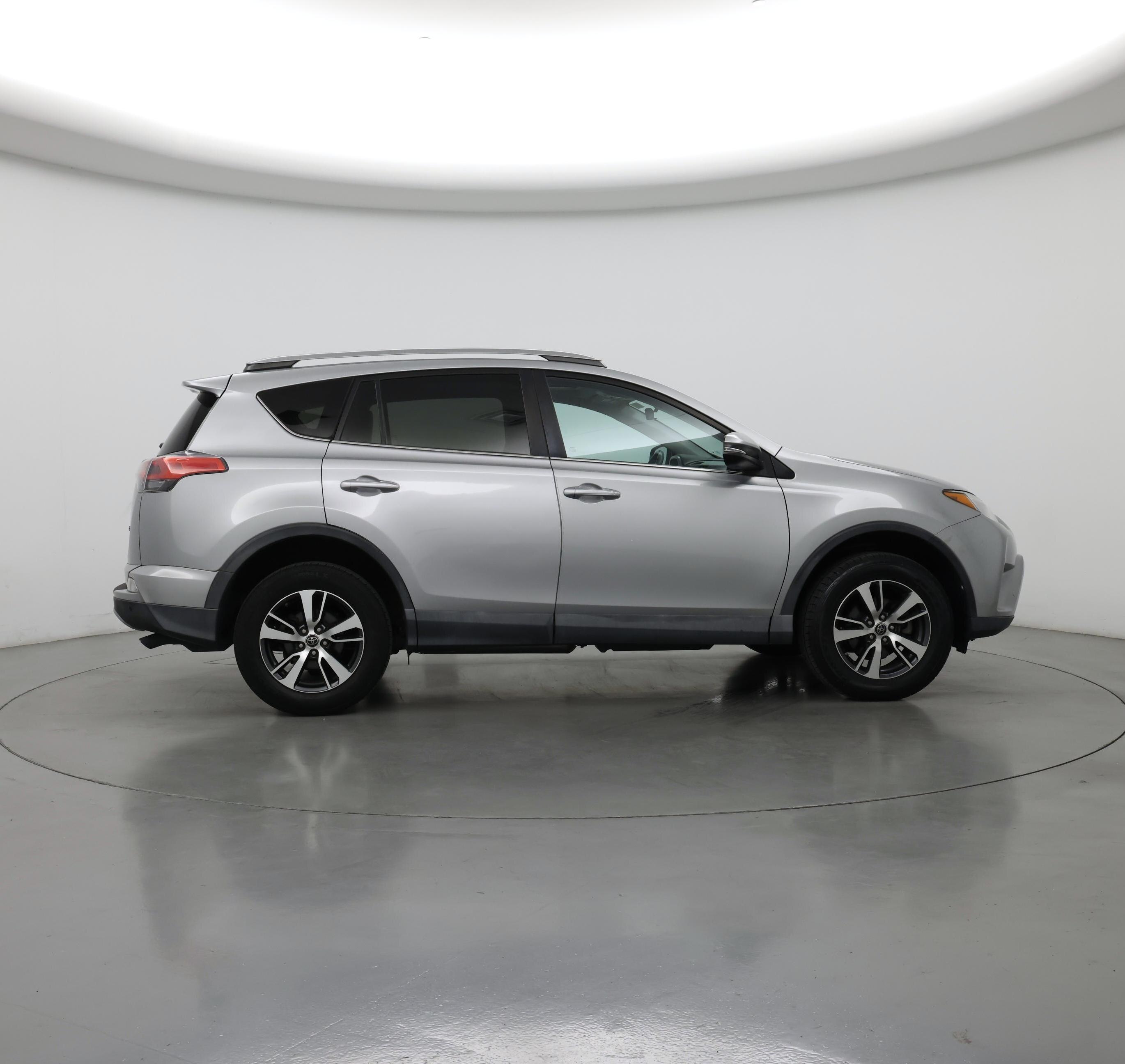 Thumbnail: 2018 Toyota RAV4 - 7