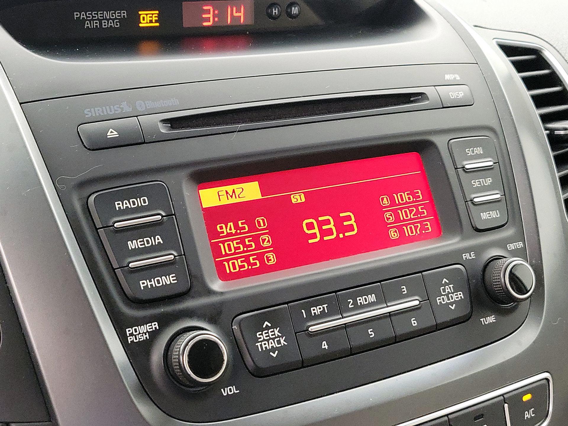 Thumbnail: 2015 Kia Sorento - 14