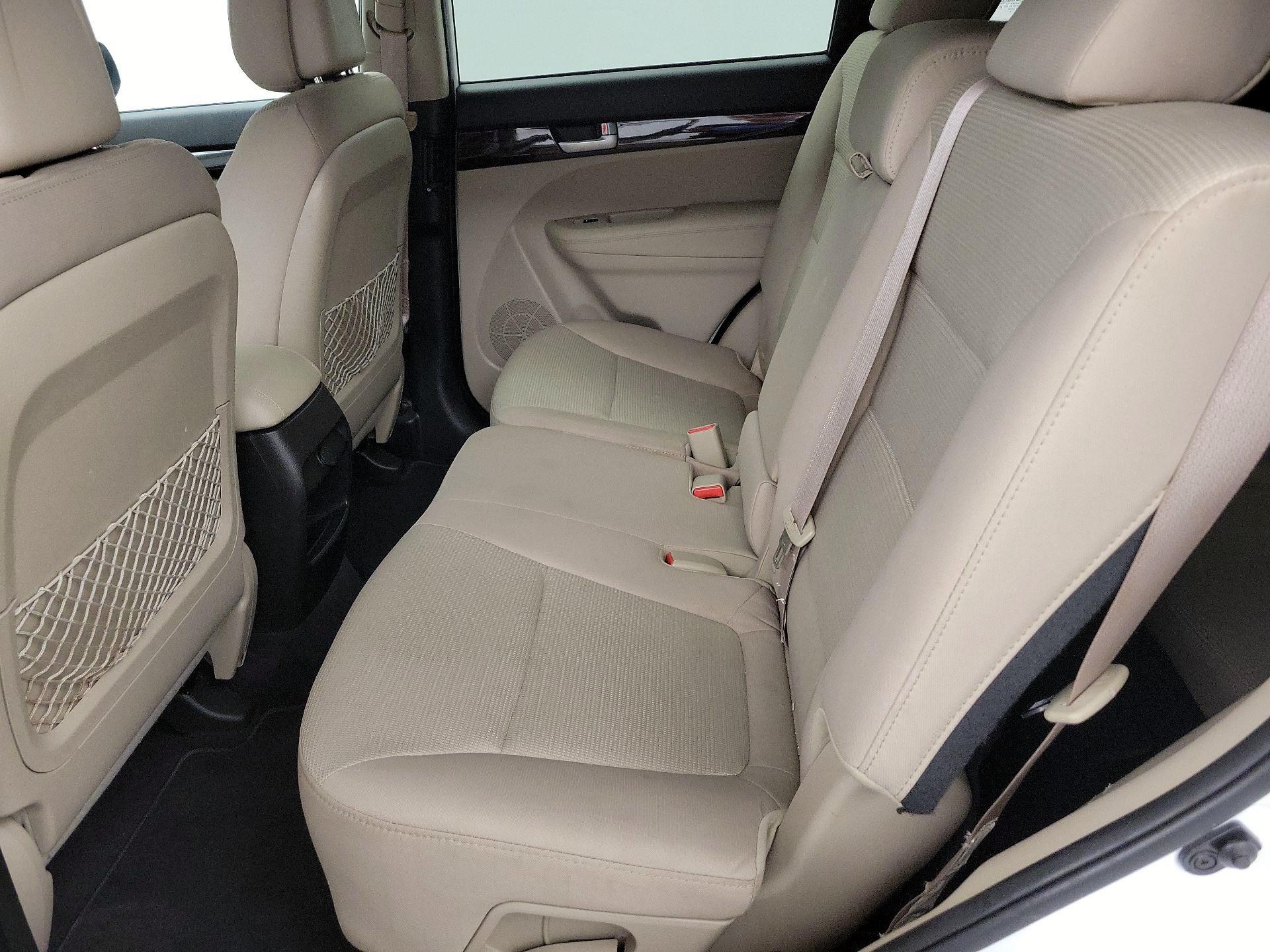 Thumbnail: 2015 Kia Sorento - 18