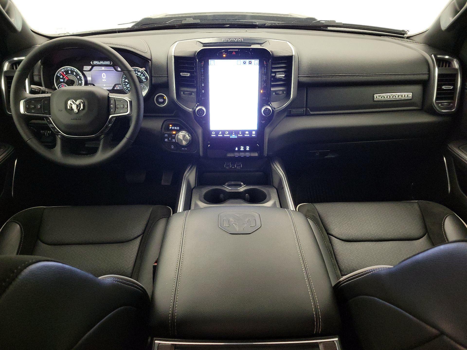 Thumbnail: 2025 RAM 1500 - 9