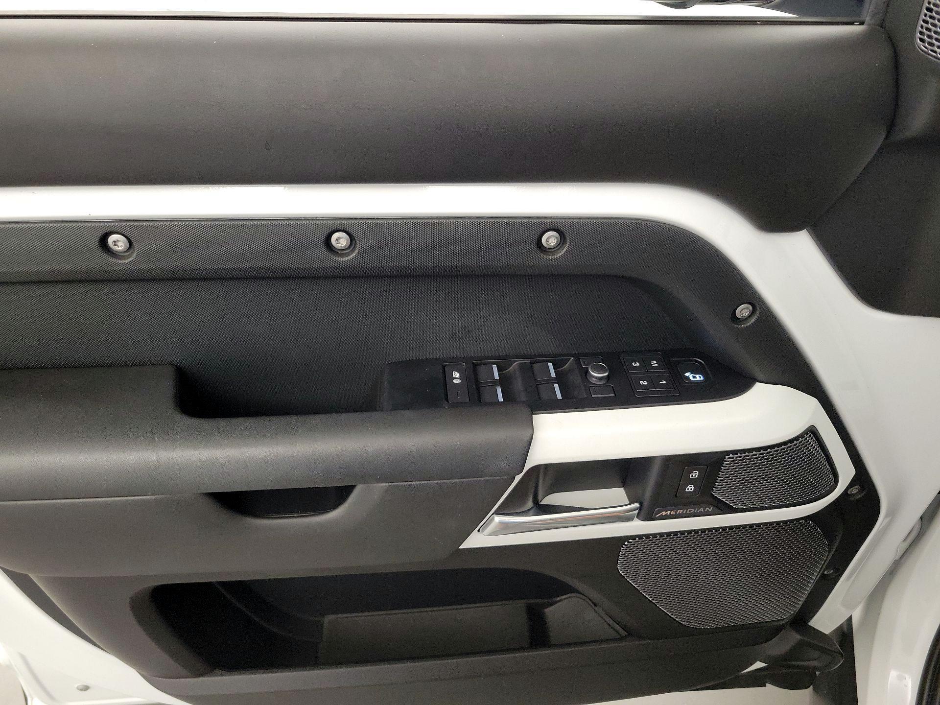 Thumbnail: 2020 Land Rover Defender - 12