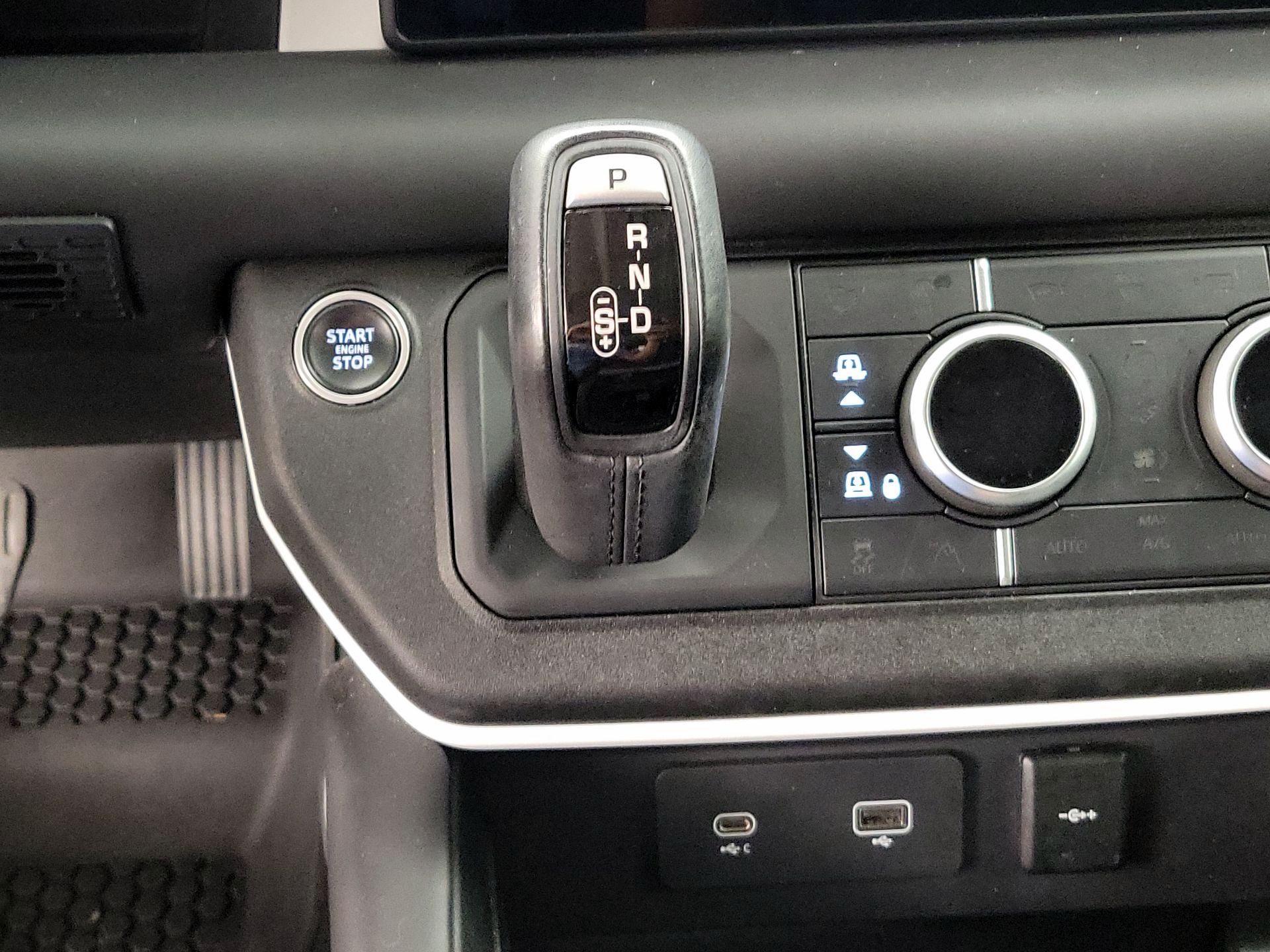 Thumbnail: 2020 Land Rover Defender - 17