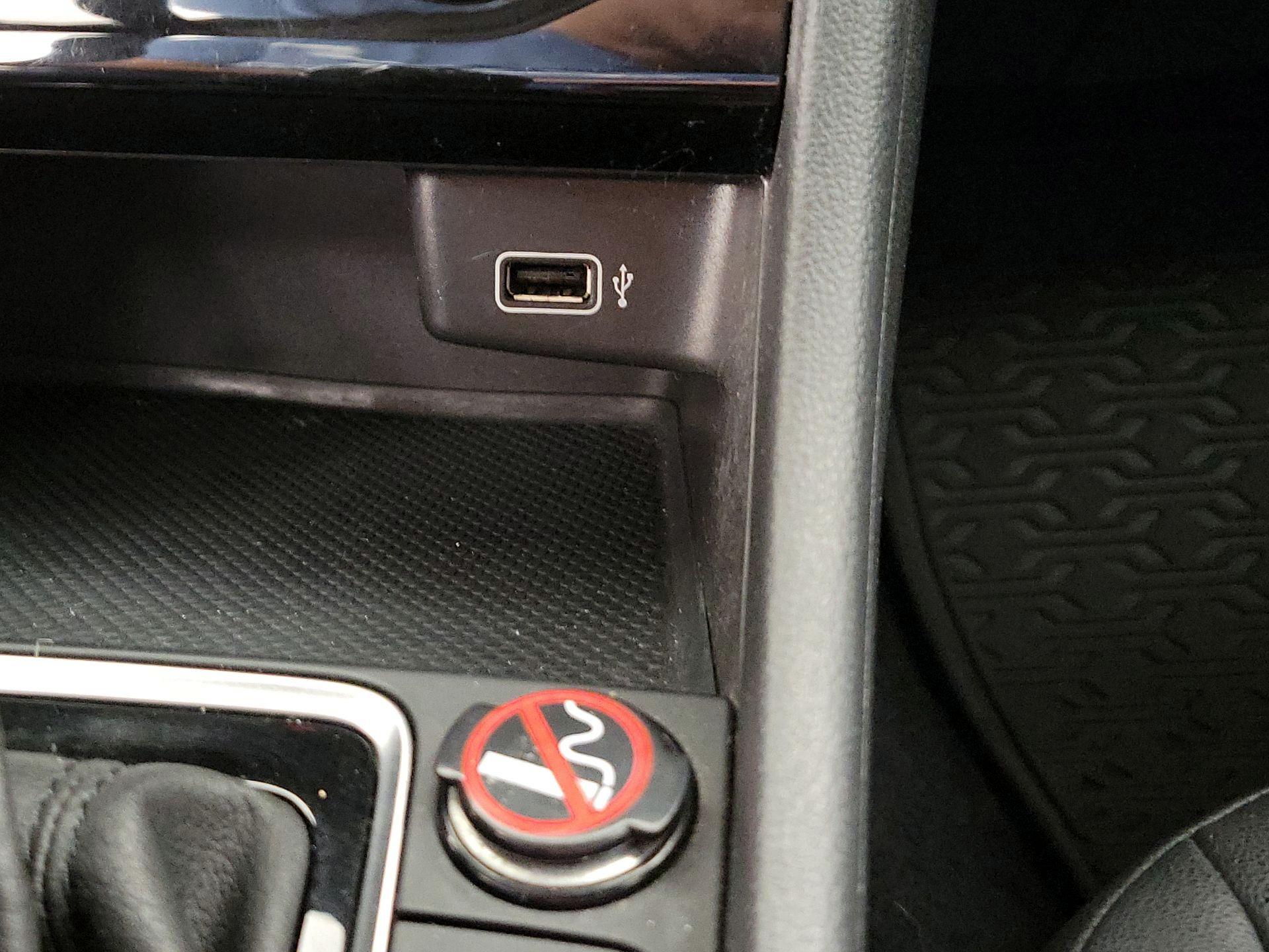 Thumbnail: 2019 Volkswagen Jetta - 18