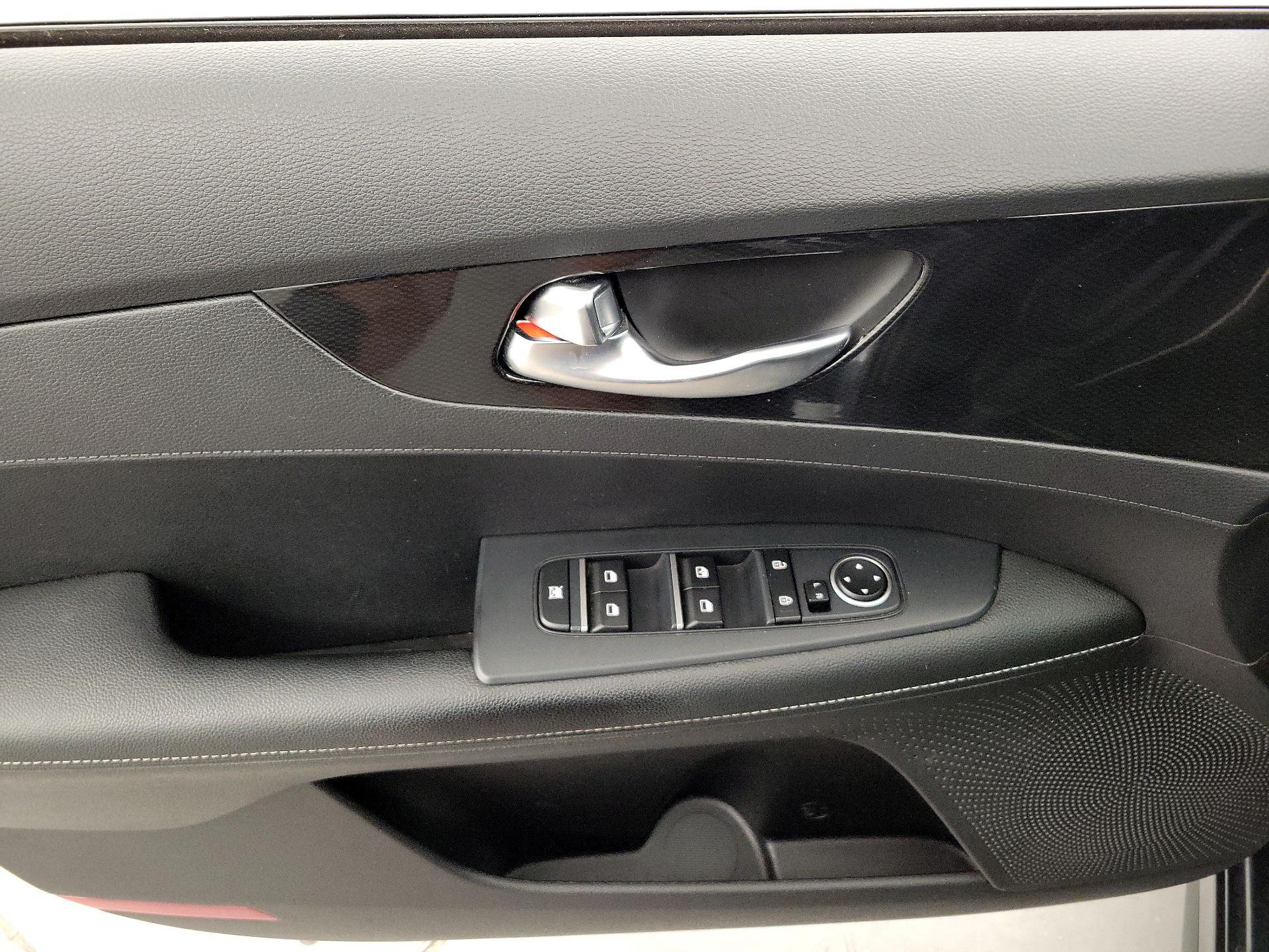 Thumbnail: 2021 Kia Forte - 12