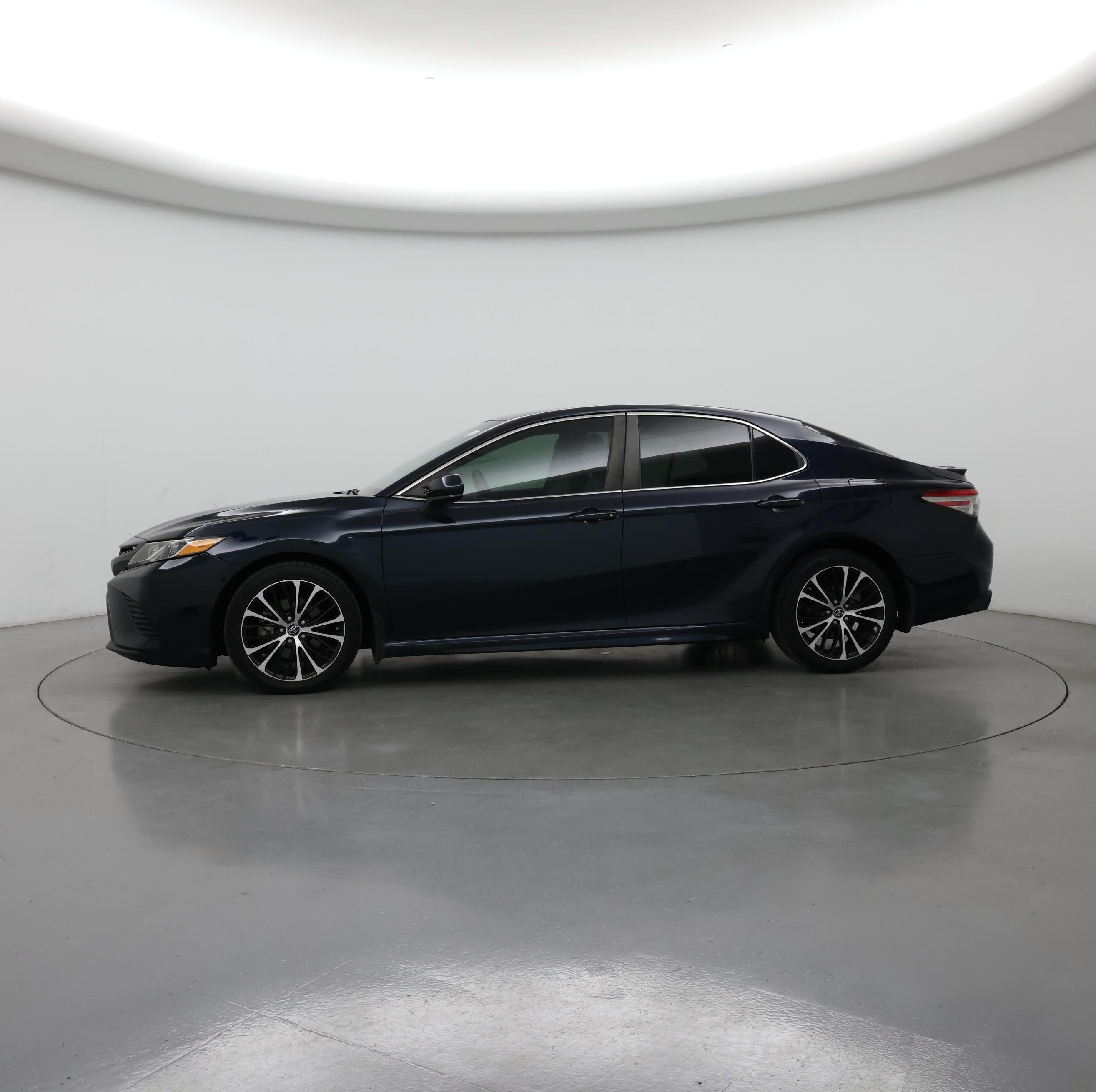 Thumbnail: 2018 Toyota Camry - 3