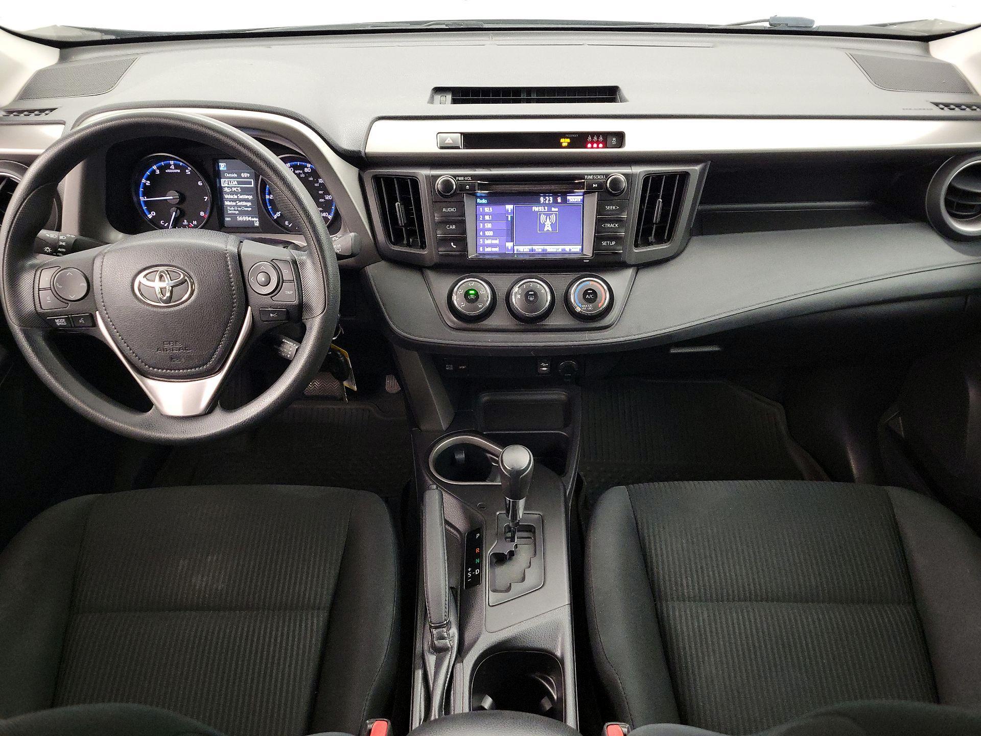 Thumbnail: 2017 Toyota RAV4 - 9