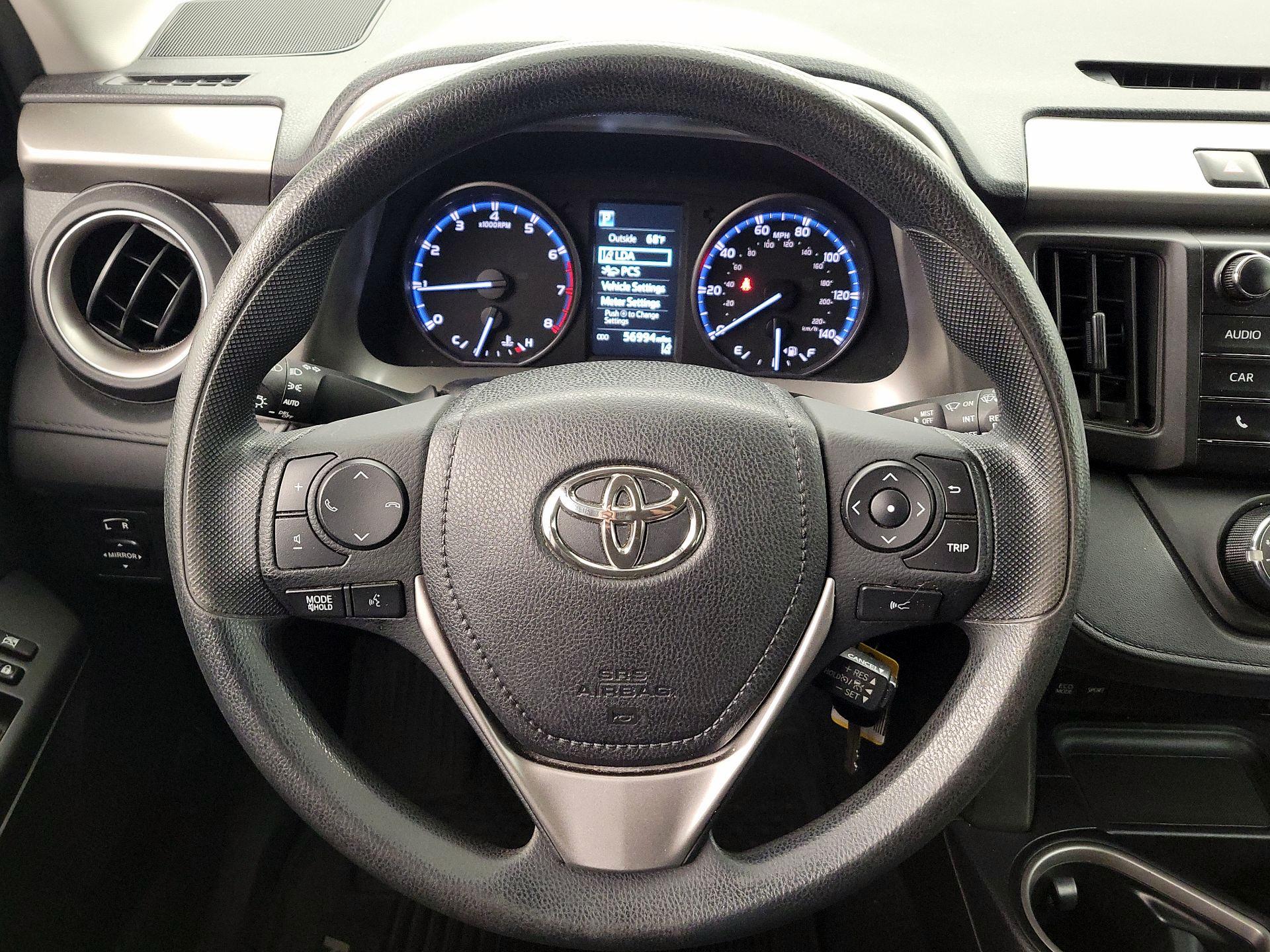 Thumbnail: 2017 Toyota RAV4 - 10