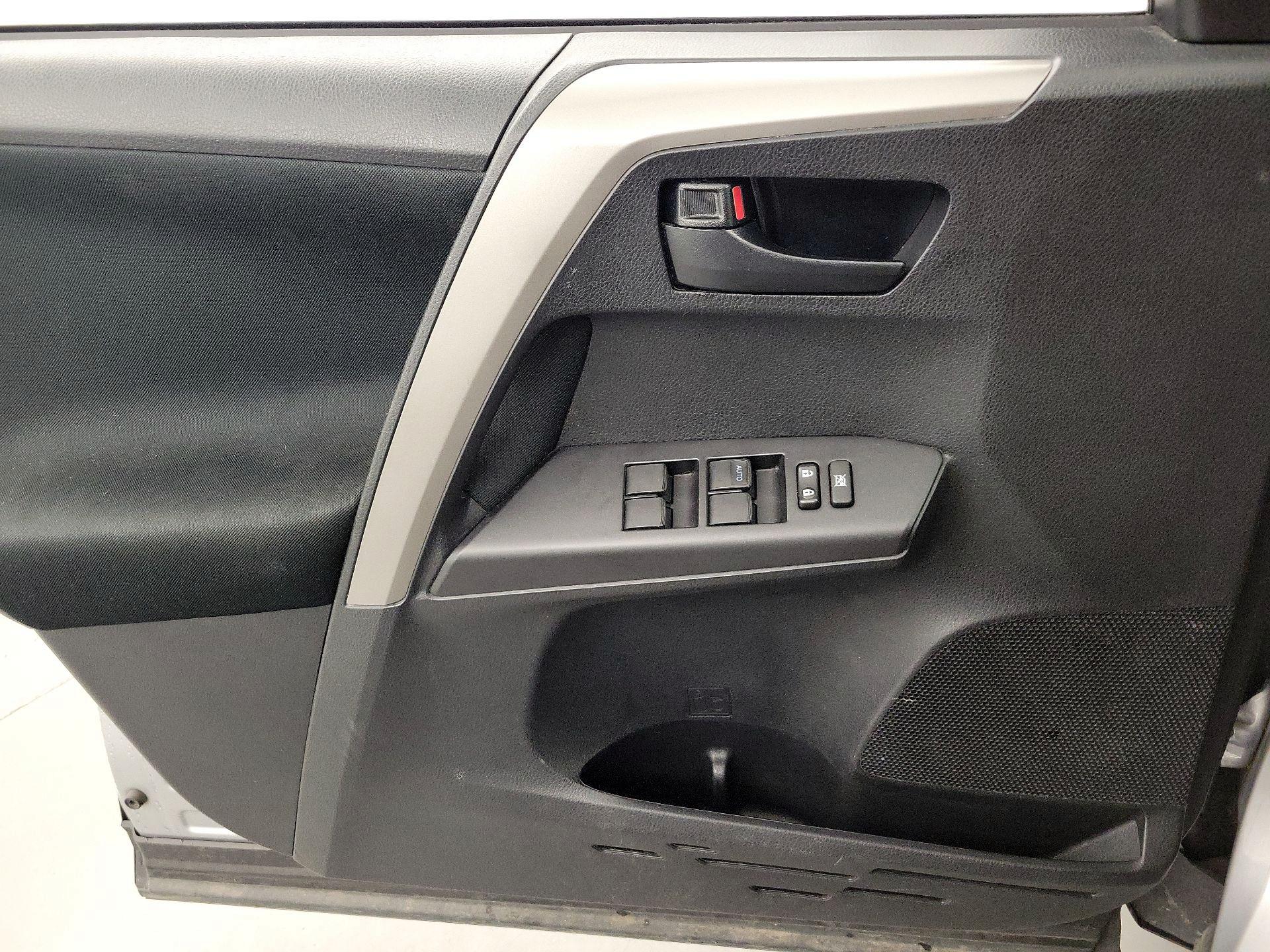 Thumbnail: 2017 Toyota RAV4 - 12