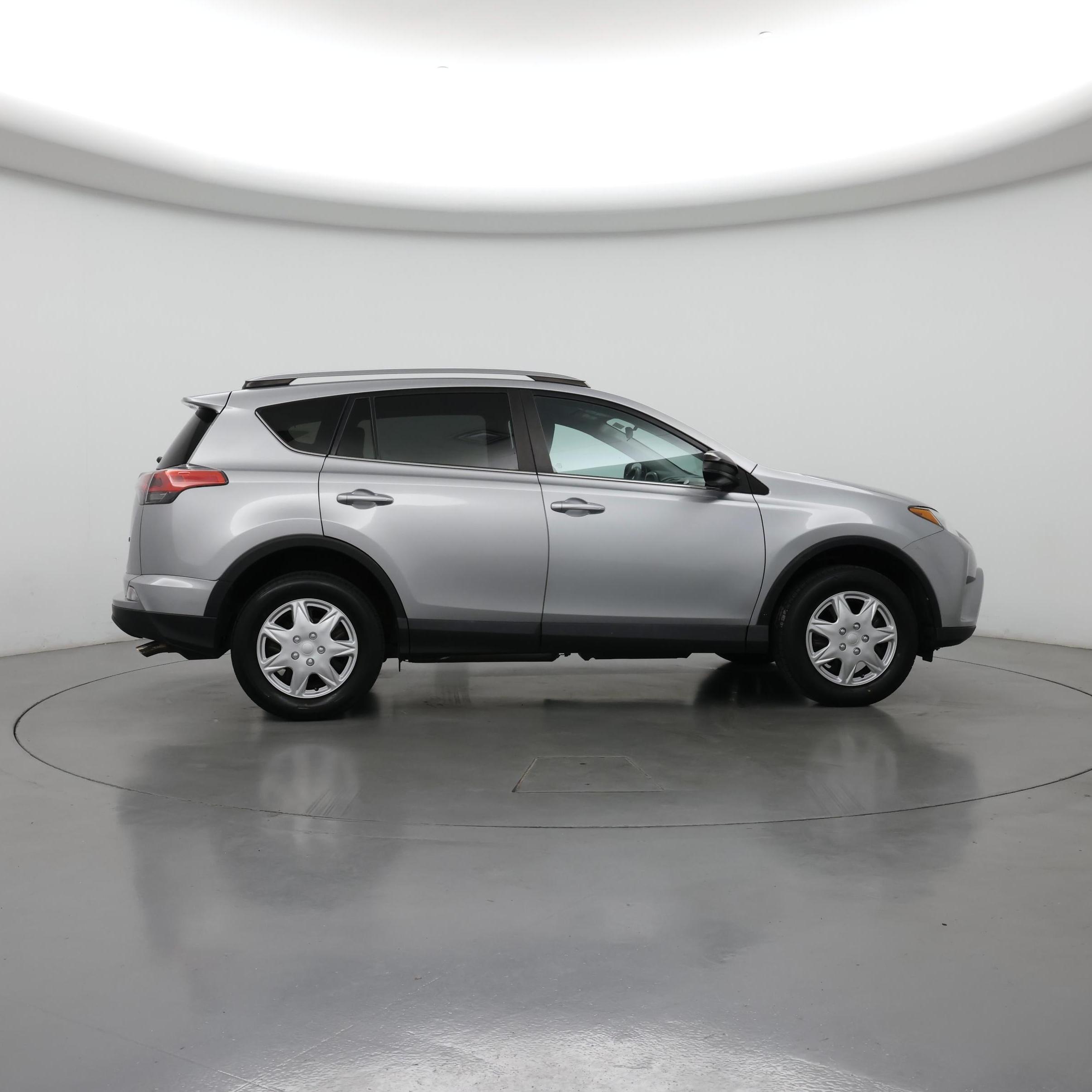 Thumbnail: 2017 Toyota RAV4 - 7