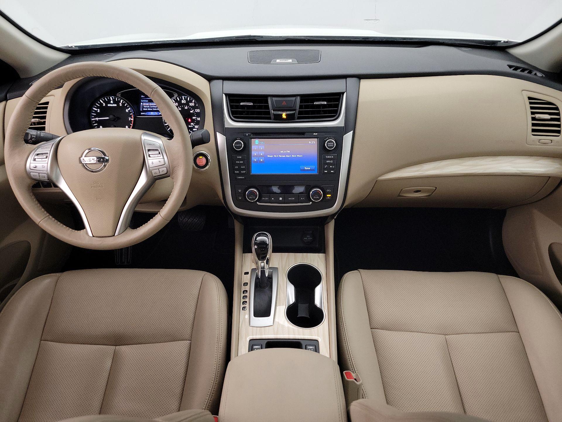 Thumbnail: 2016 Nissan Altima - 9
