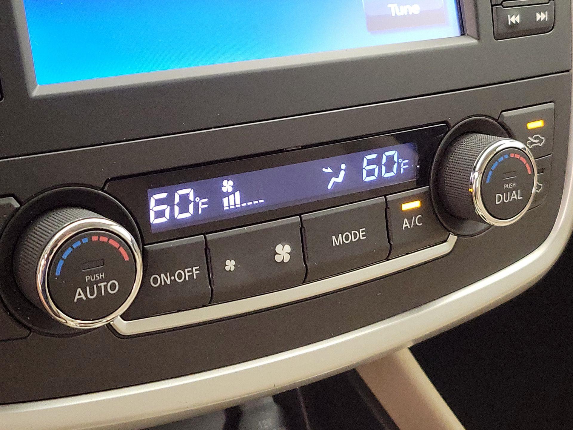 Thumbnail: 2016 Nissan Altima - 17