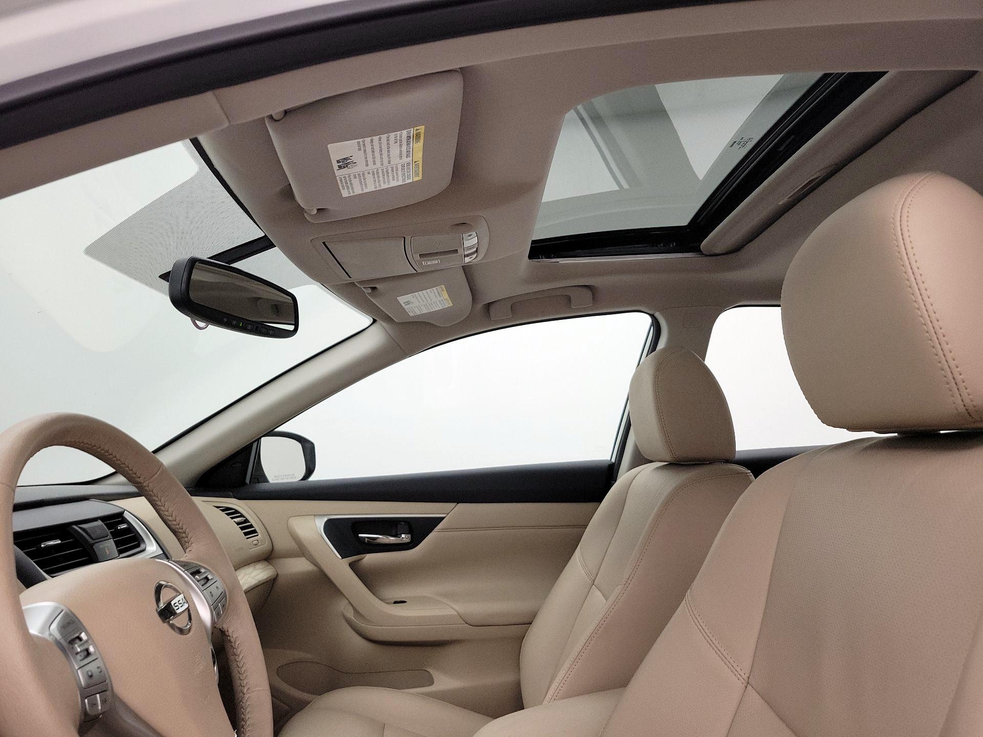 Thumbnail: 2016 Nissan Altima - 20