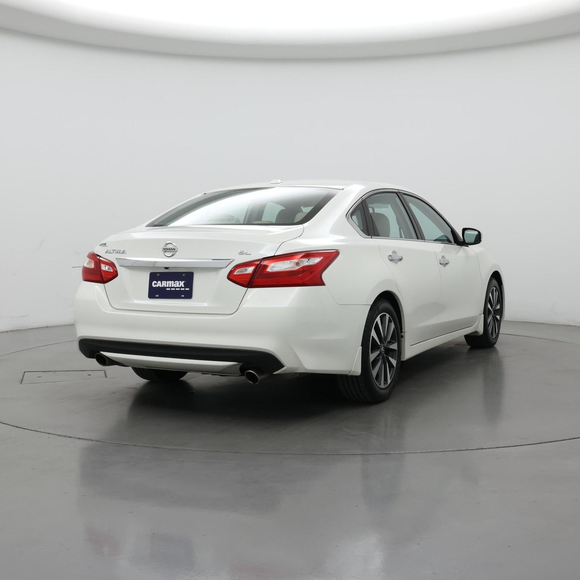 Thumbnail: 2016 Nissan Altima - 8