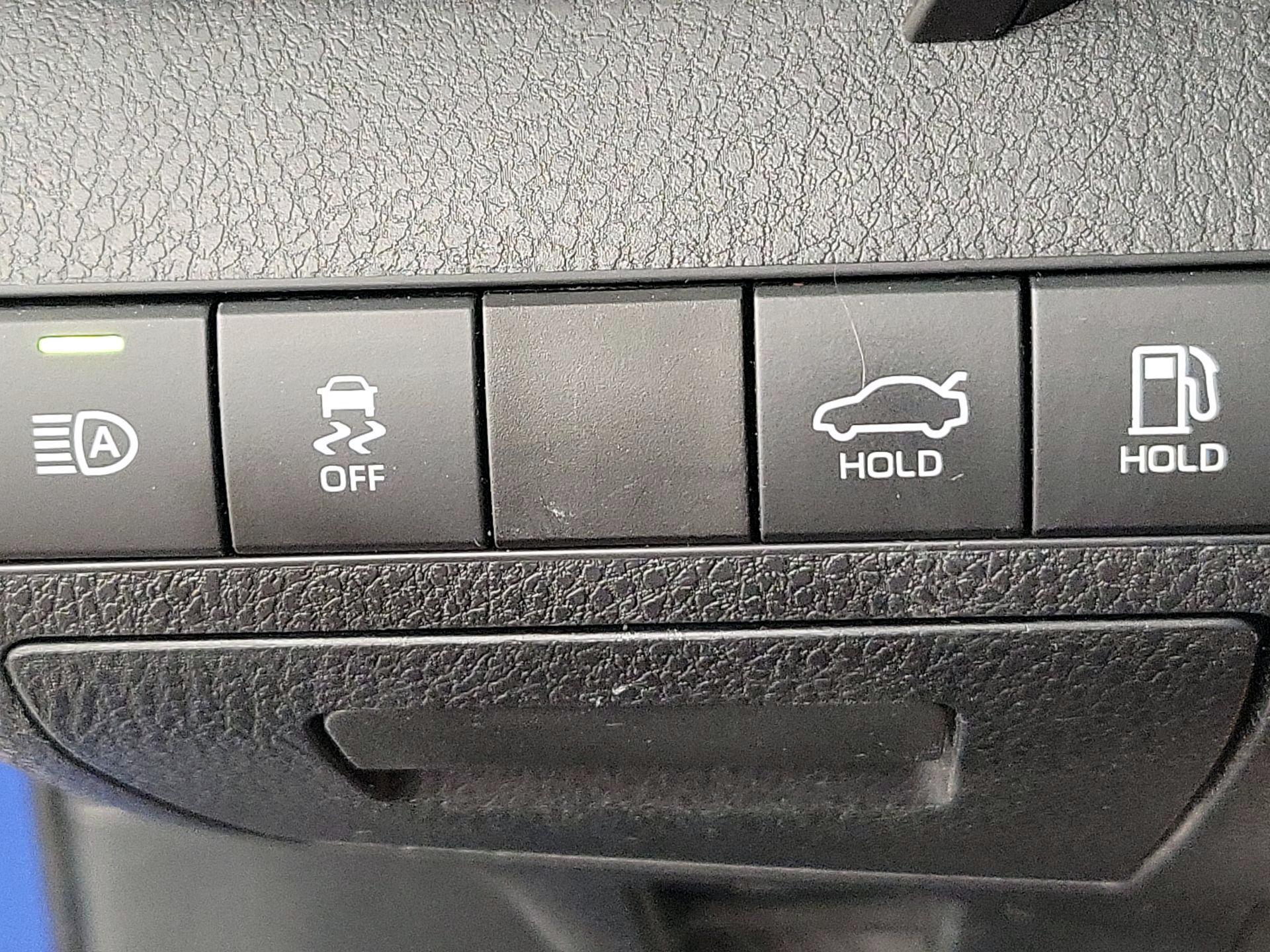Thumbnail: 2019 Toyota Camry - 13