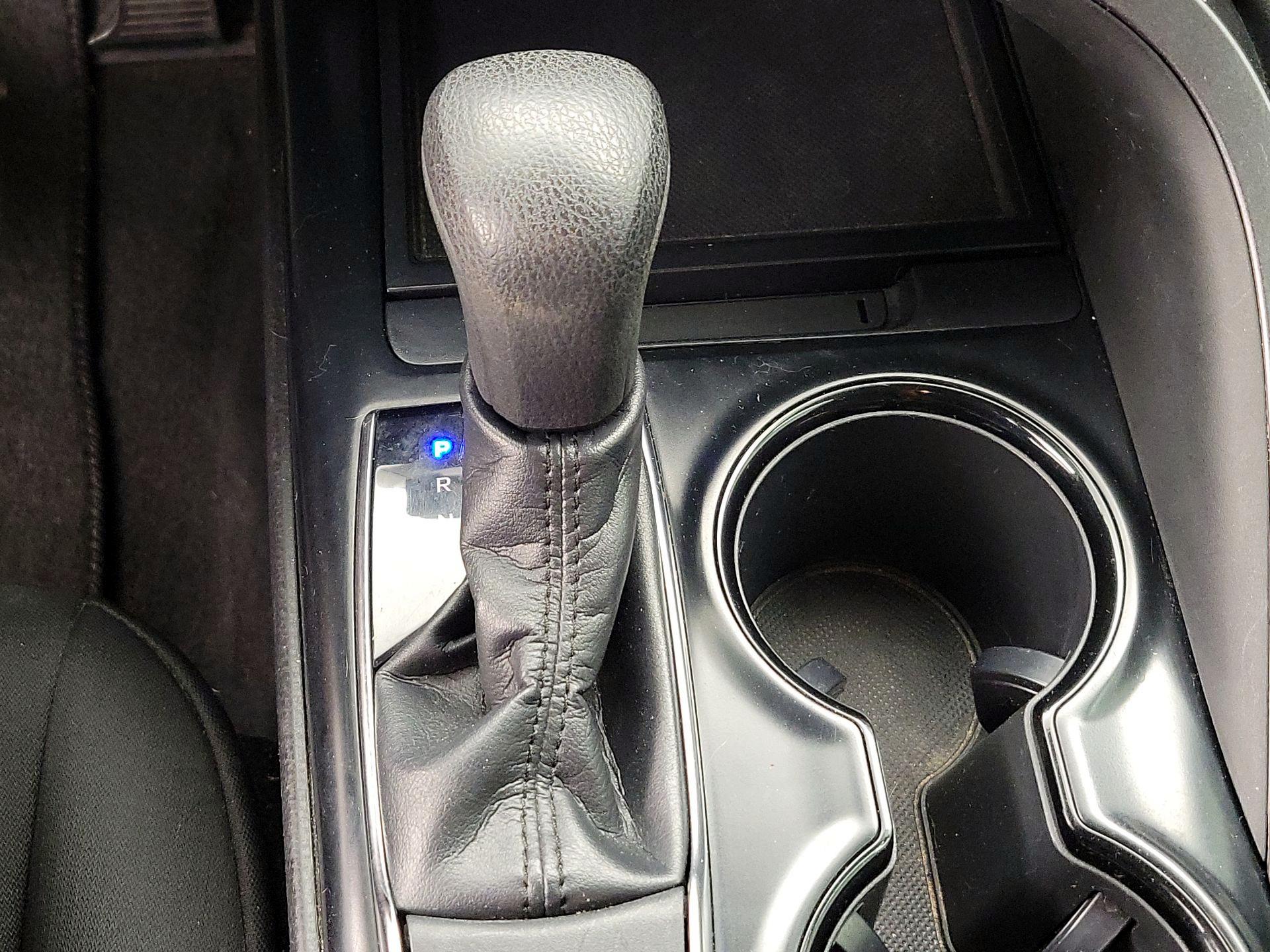 Thumbnail: 2019 Toyota Camry - 17