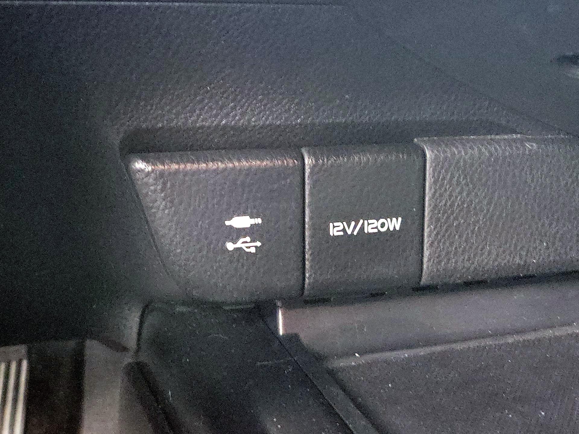 Thumbnail: 2019 Toyota Camry - 18