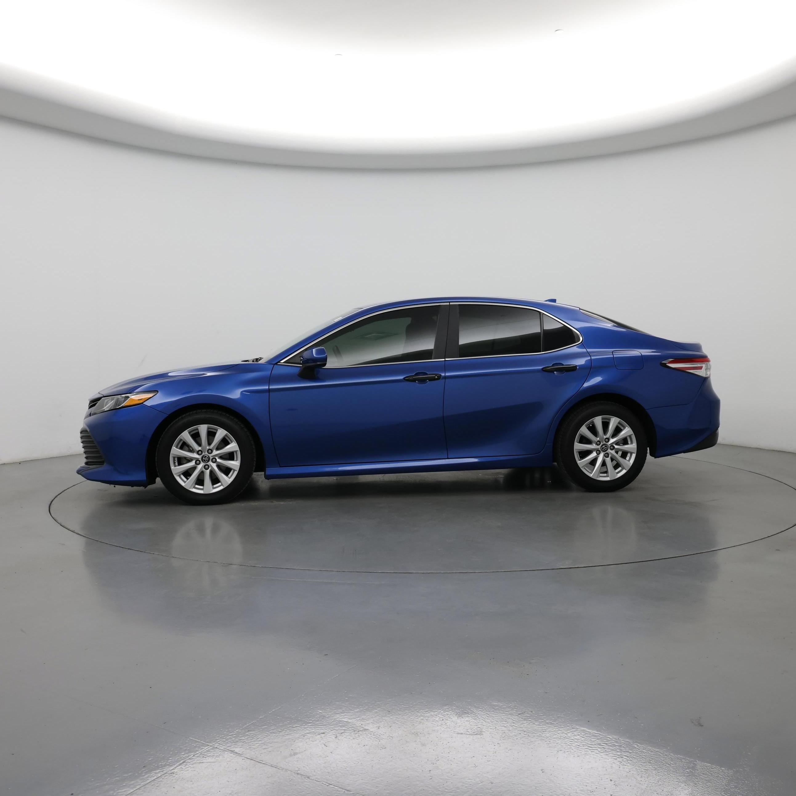 Thumbnail: 2019 Toyota Camry - 3
