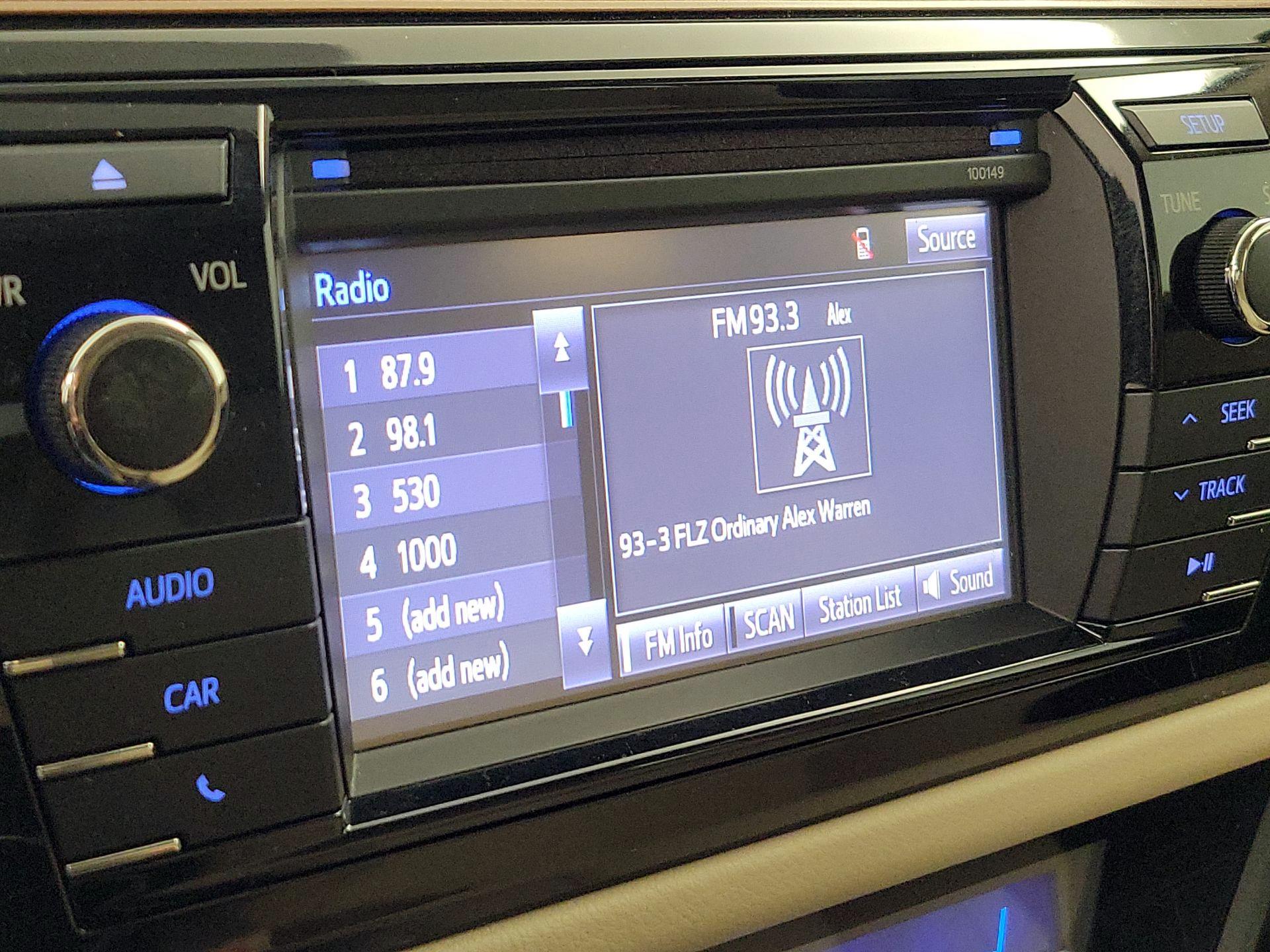 Thumbnail: 2015 Toyota Corolla - 15