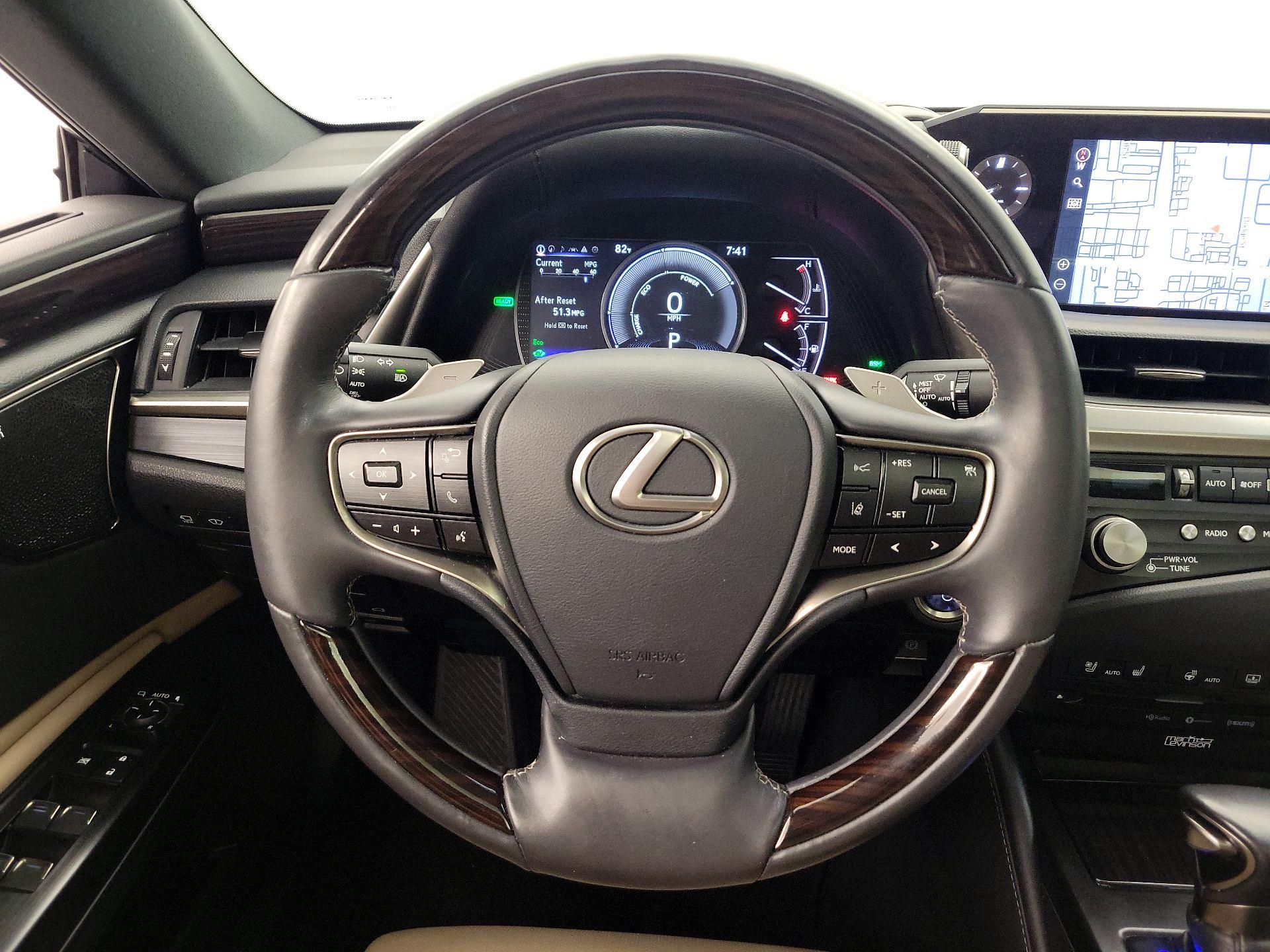 Thumbnail: 2021 Lexus ES - 10