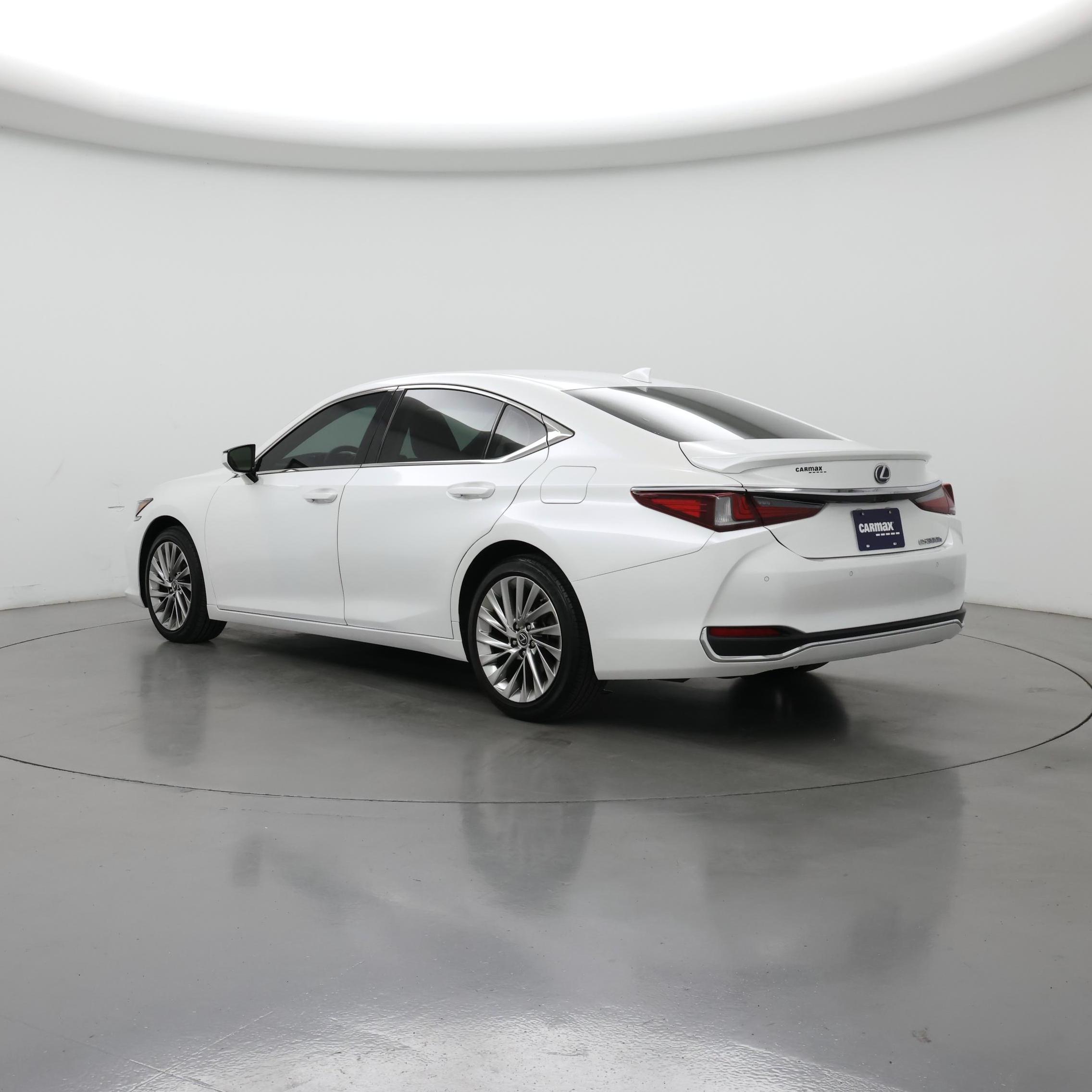 Thumbnail: 2021 Lexus ES - 2