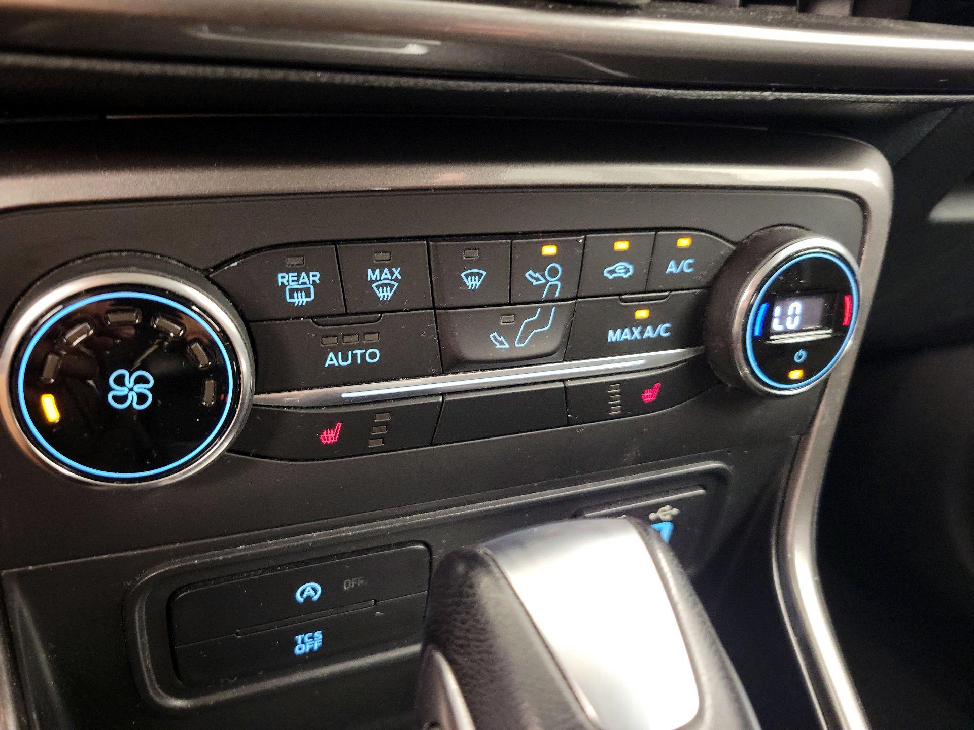 Thumbnail: 2019 Ford EcoSport - 17