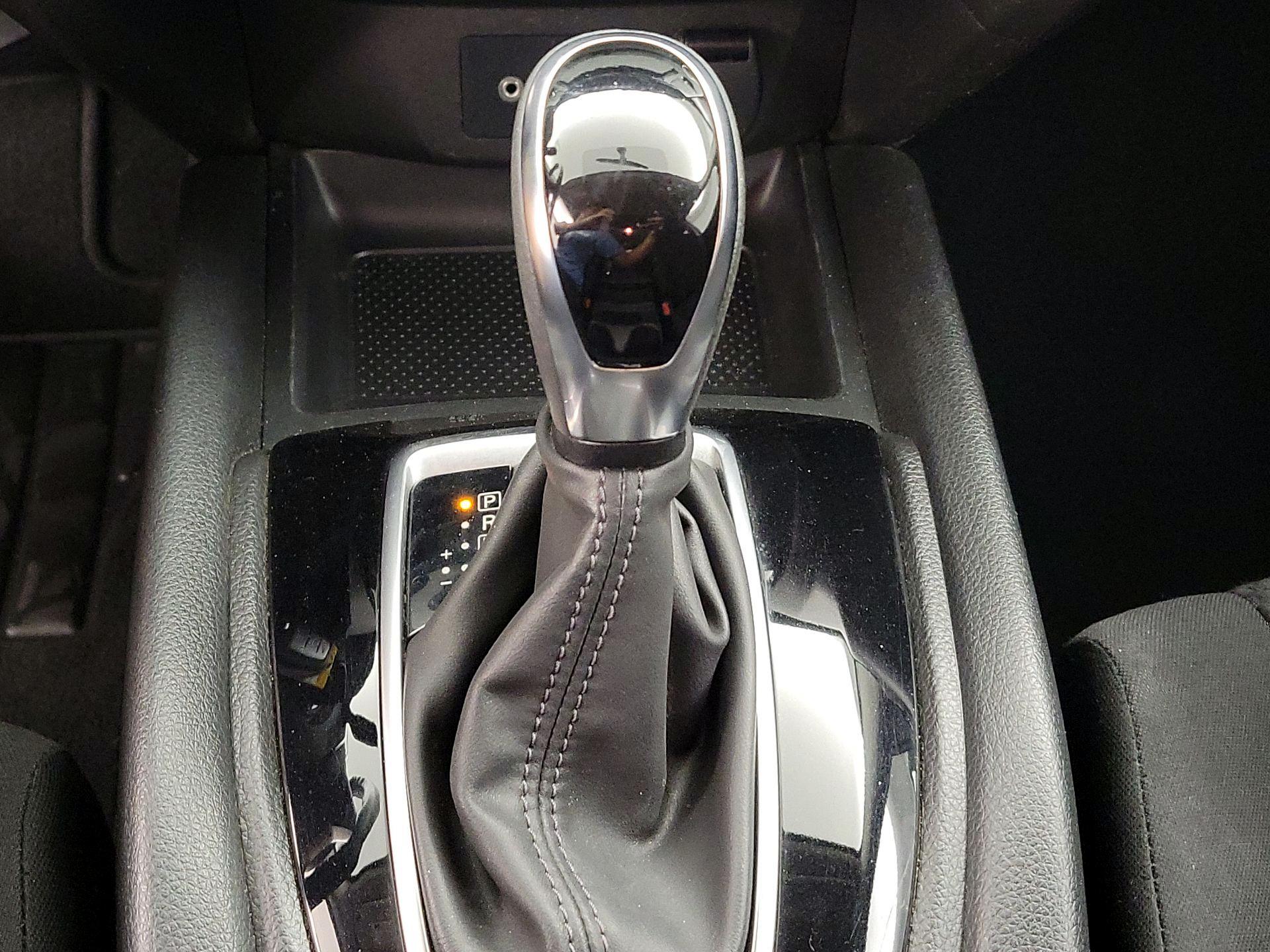 Thumbnail: 2019 Nissan Rogue Sport - 17